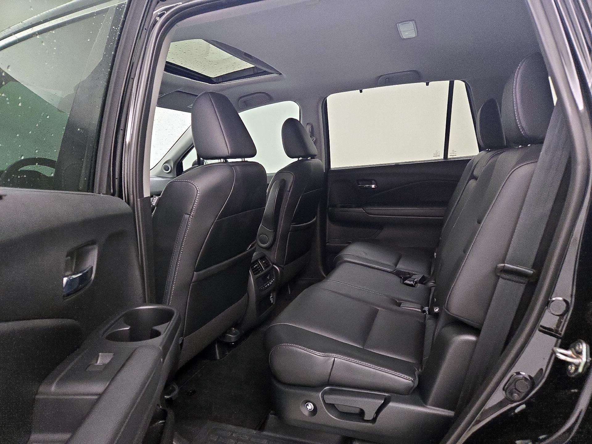 Thumbnail: 2019 Honda Pilot - 20