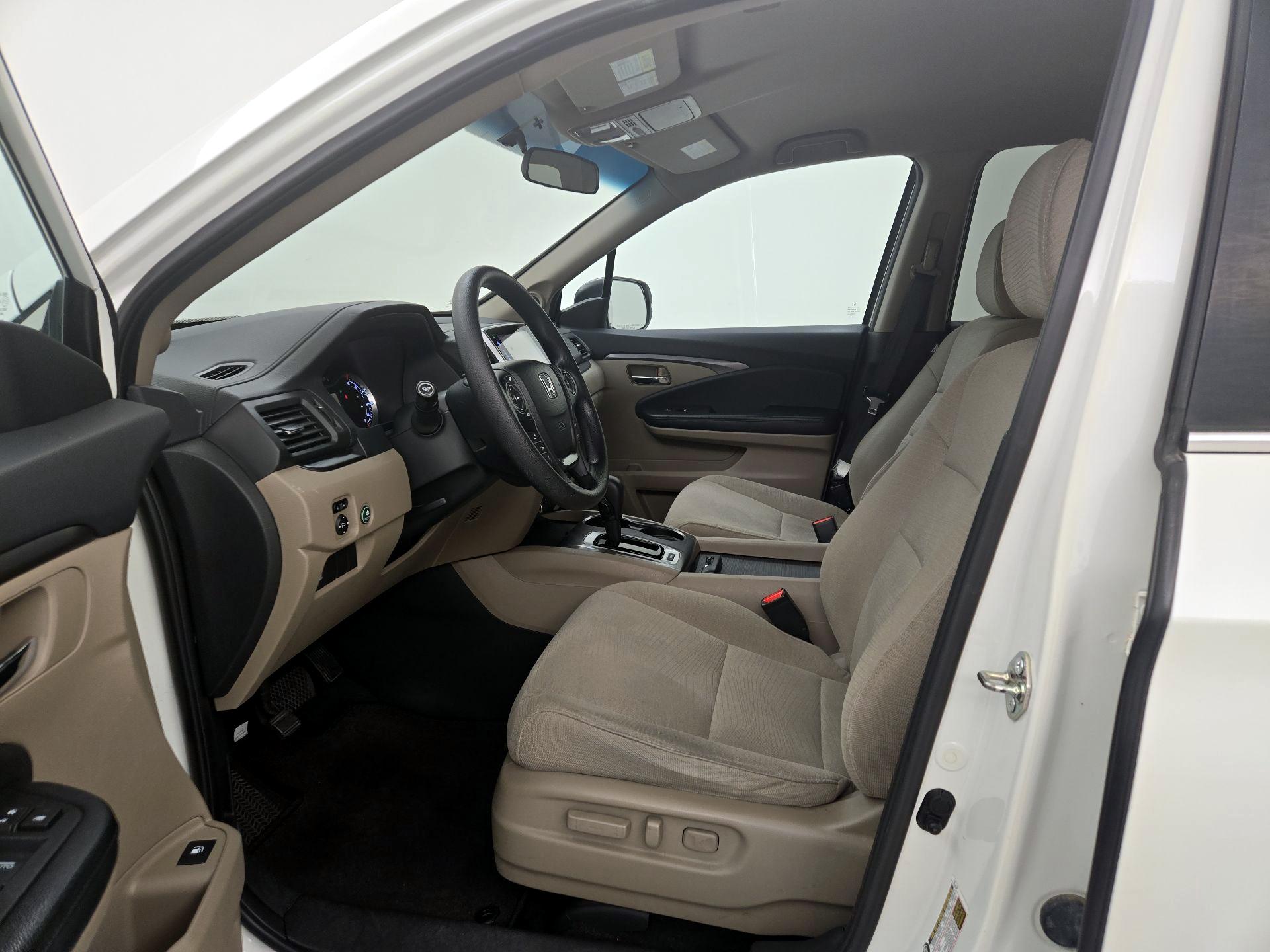 Thumbnail: 2016 Honda Pilot - 11