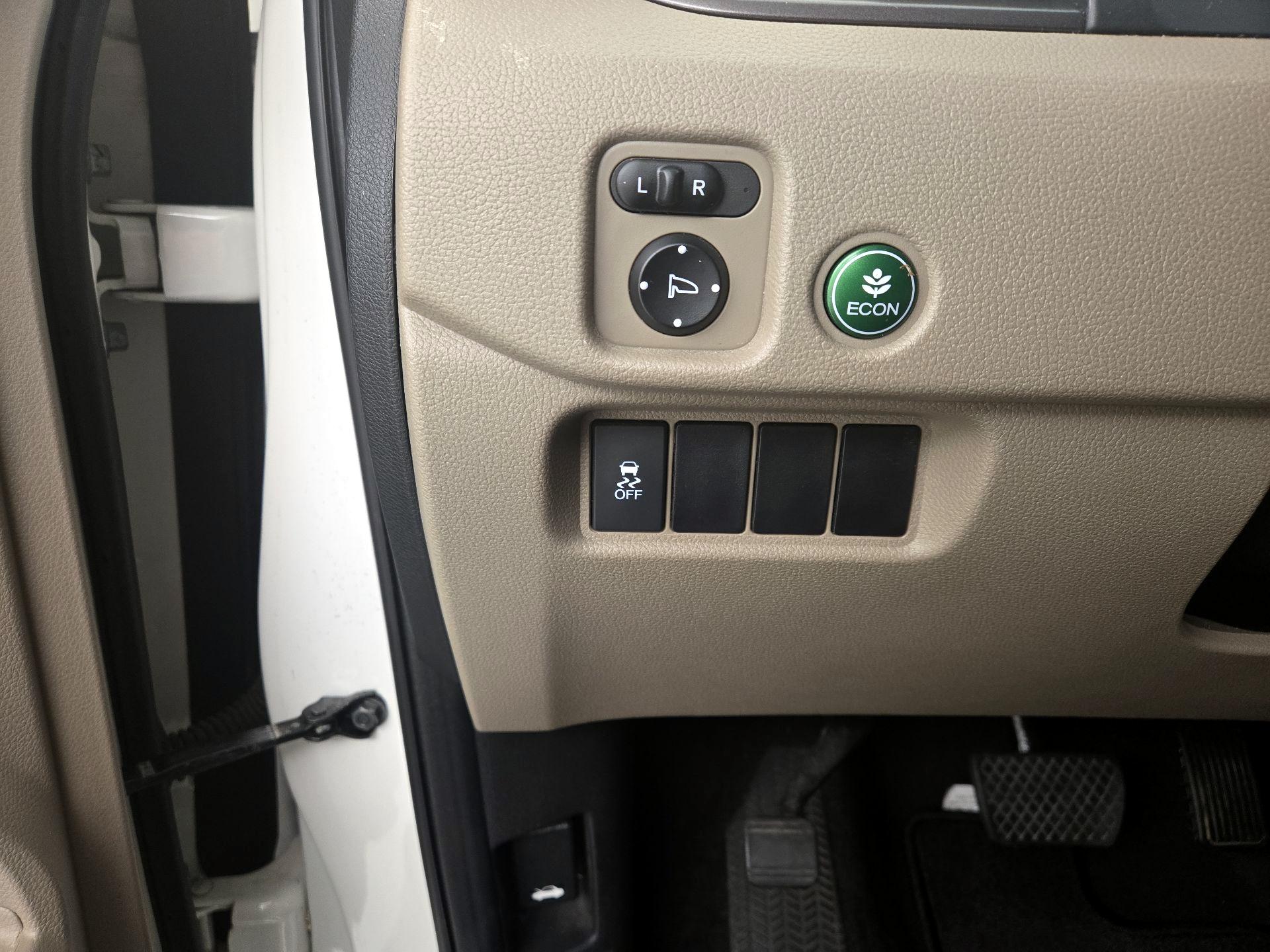 Thumbnail: 2016 Honda Pilot - 13