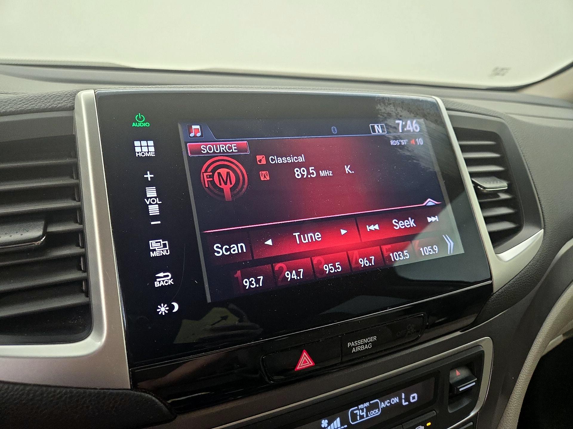 Thumbnail: 2016 Honda Pilot - 15