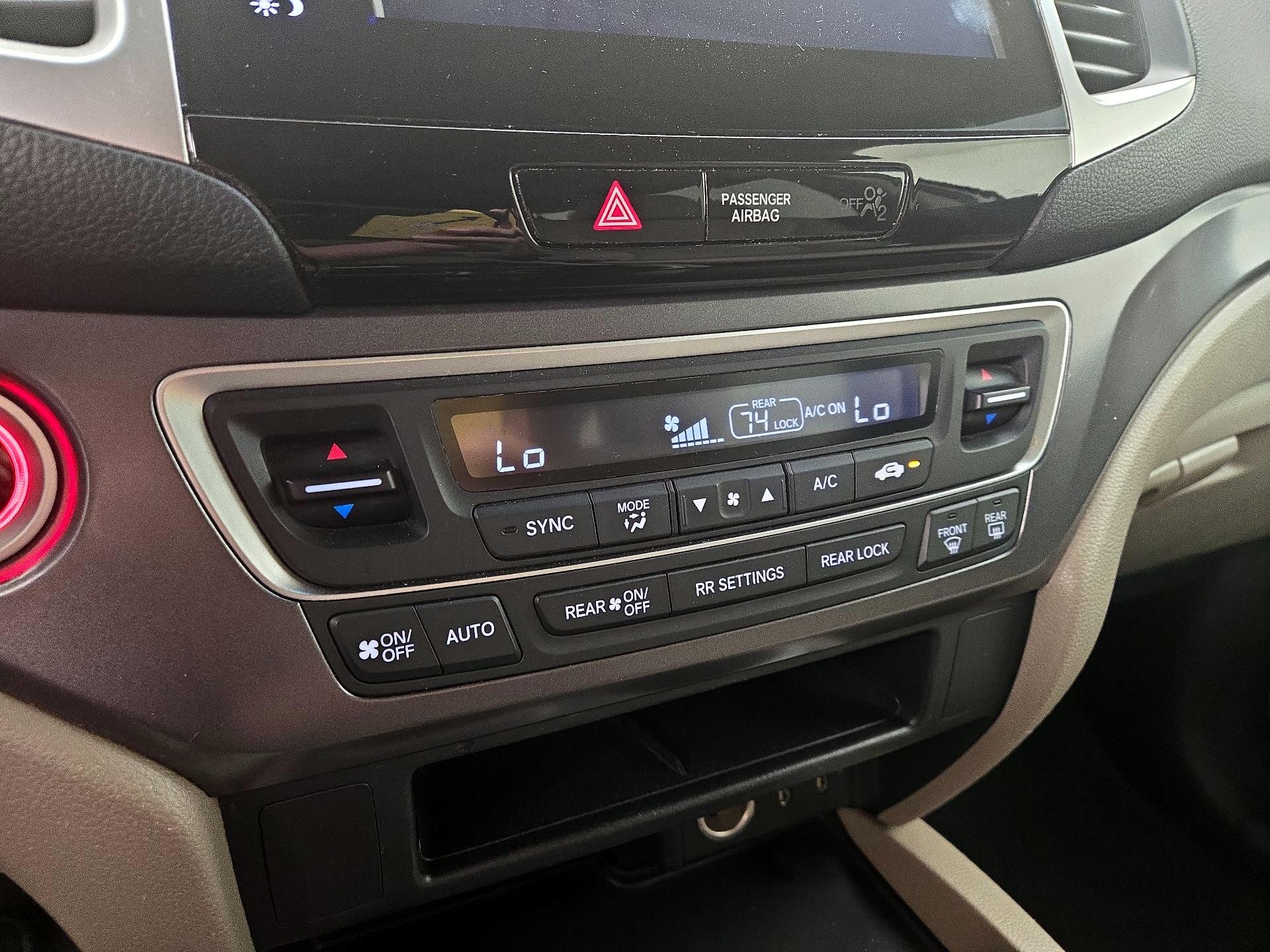 Thumbnail: 2016 Honda Pilot - 16