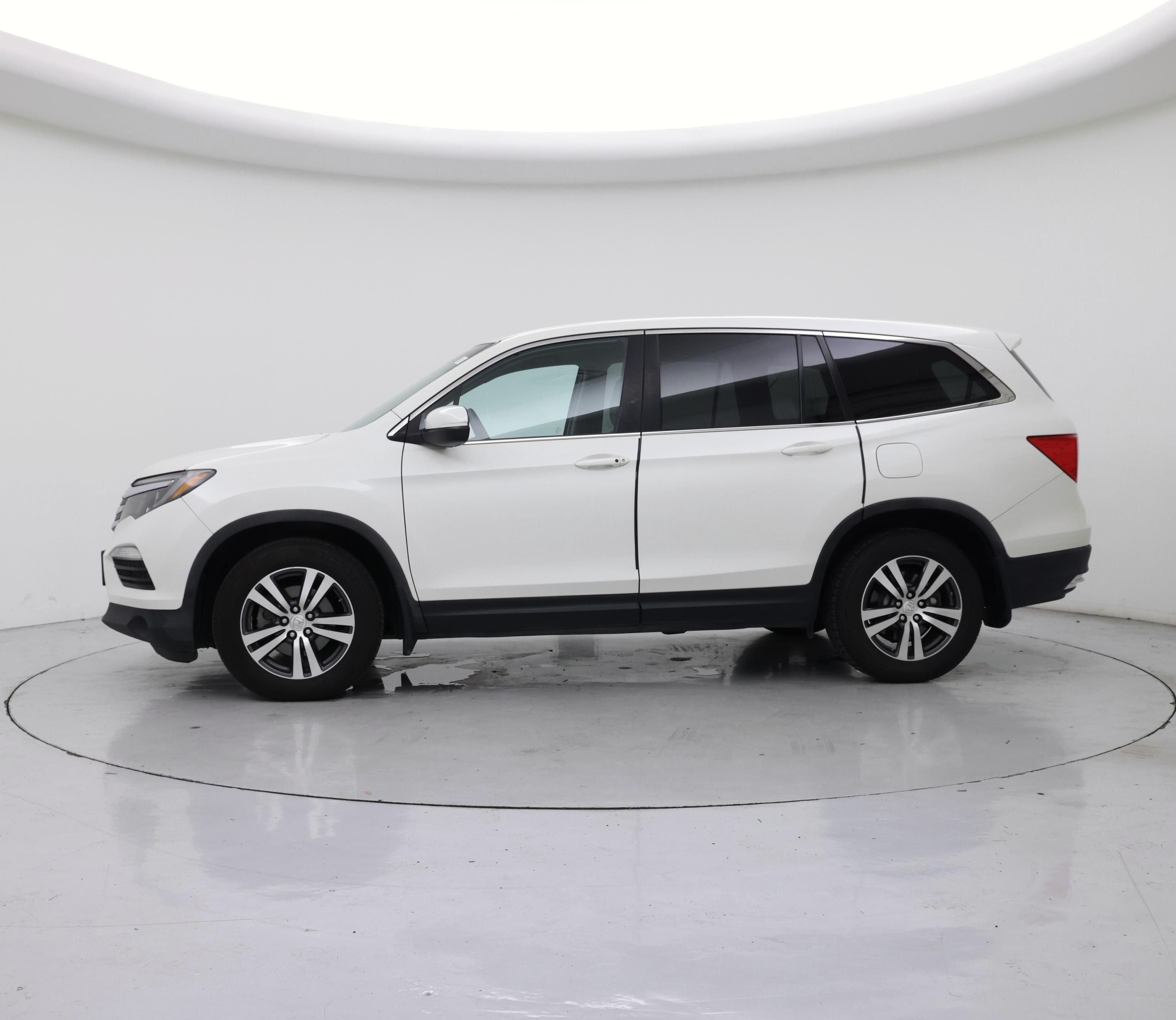 Thumbnail: 2016 Honda Pilot - 3