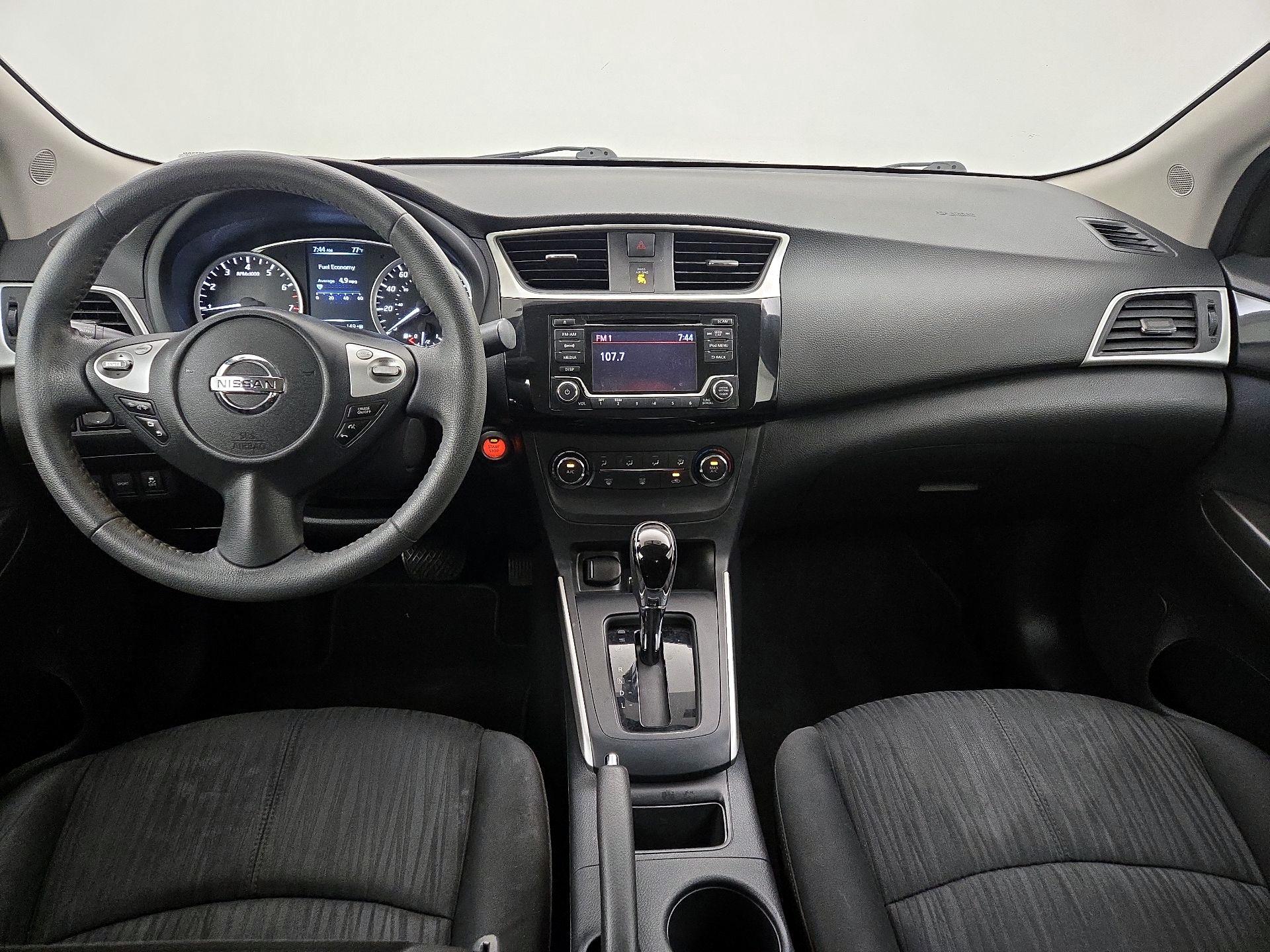 Thumbnail: 2017 Nissan Sentra - 9
