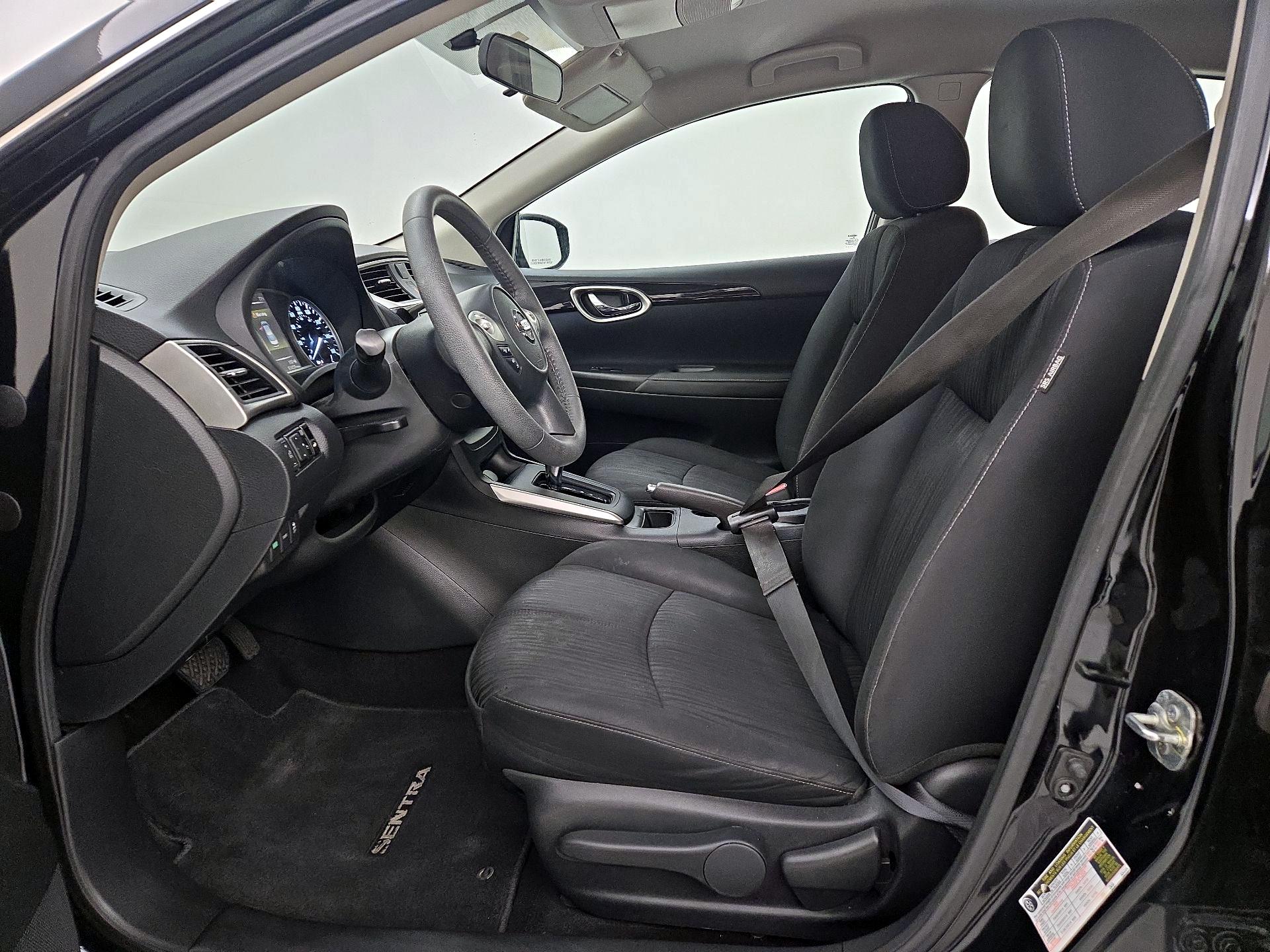 Thumbnail: 2017 Nissan Sentra - 11