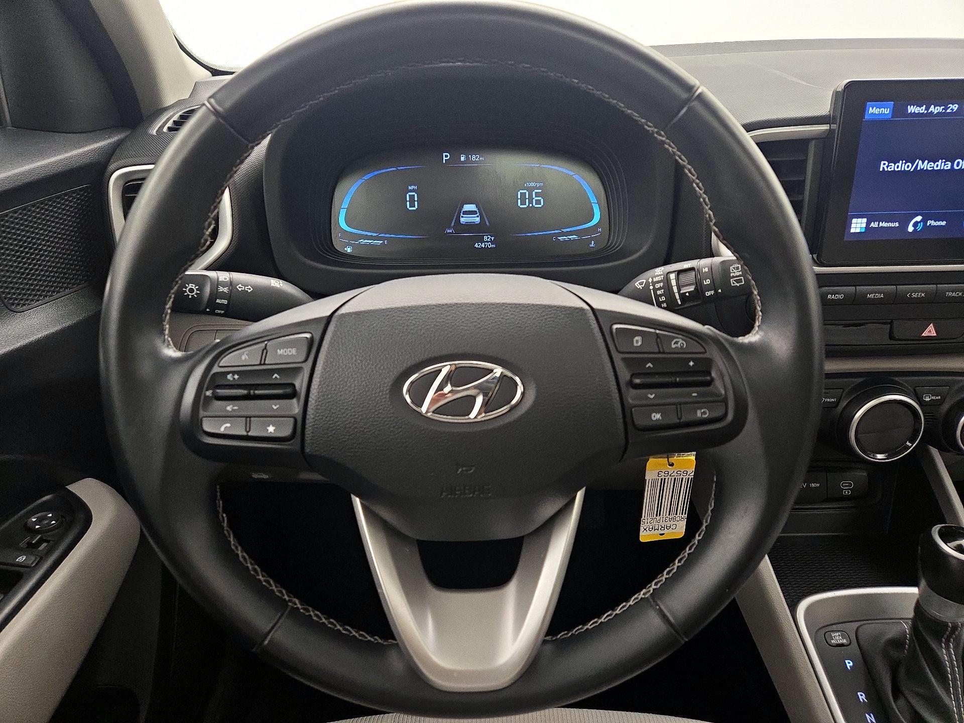 Thumbnail: 2023 Hyundai Venue - 10