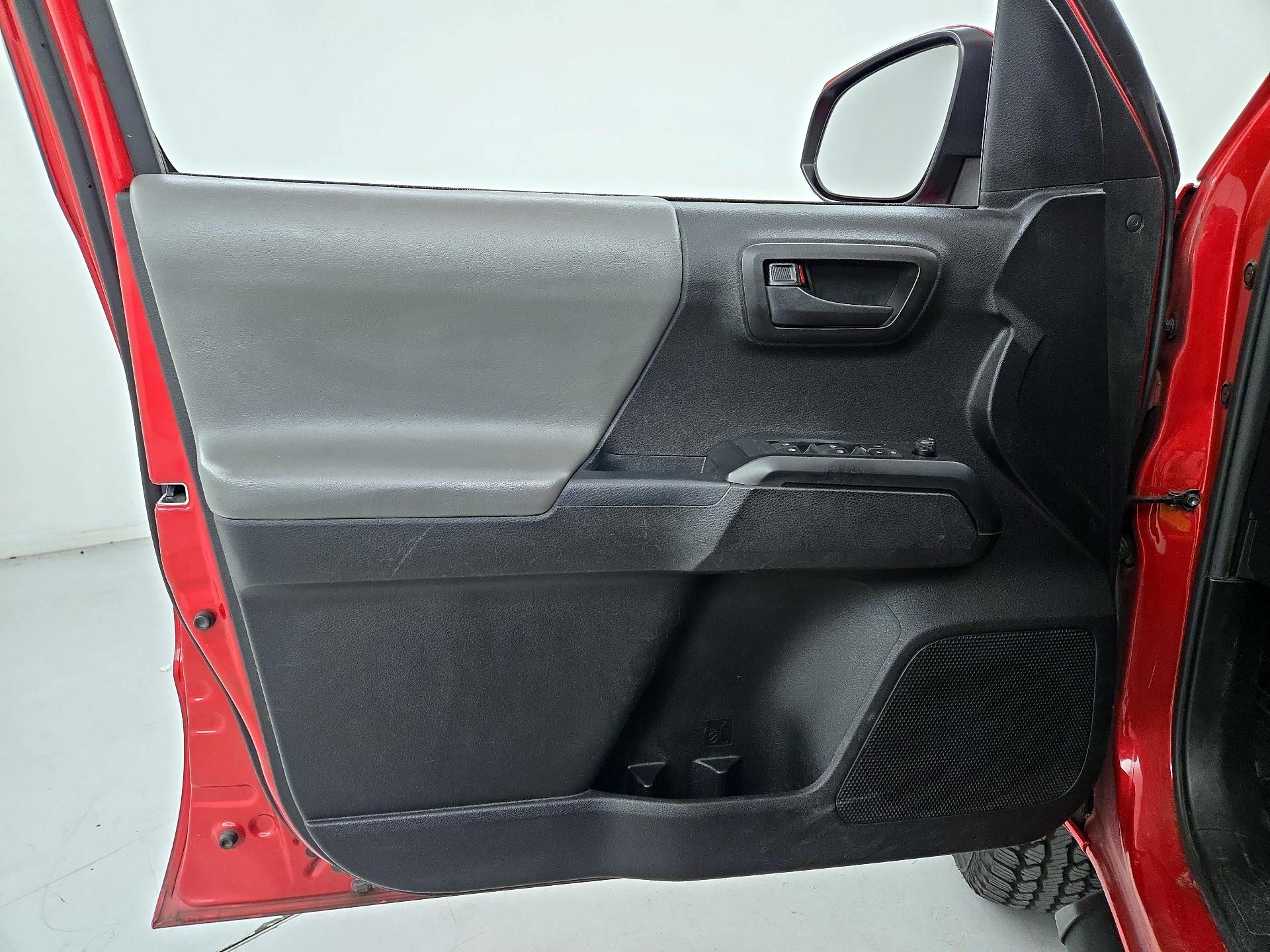 Thumbnail: 2021 Toyota Tacoma - 12