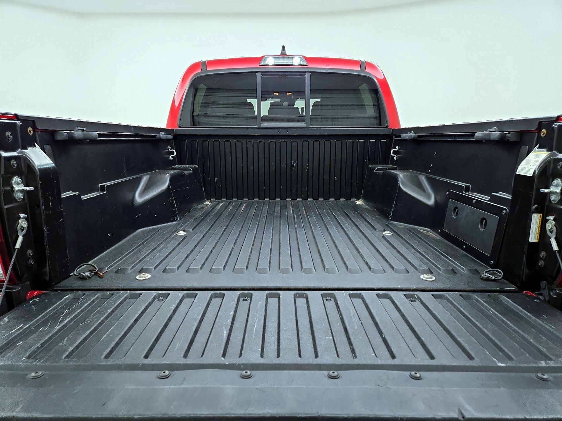 Thumbnail: 2021 Toyota Tacoma - 20