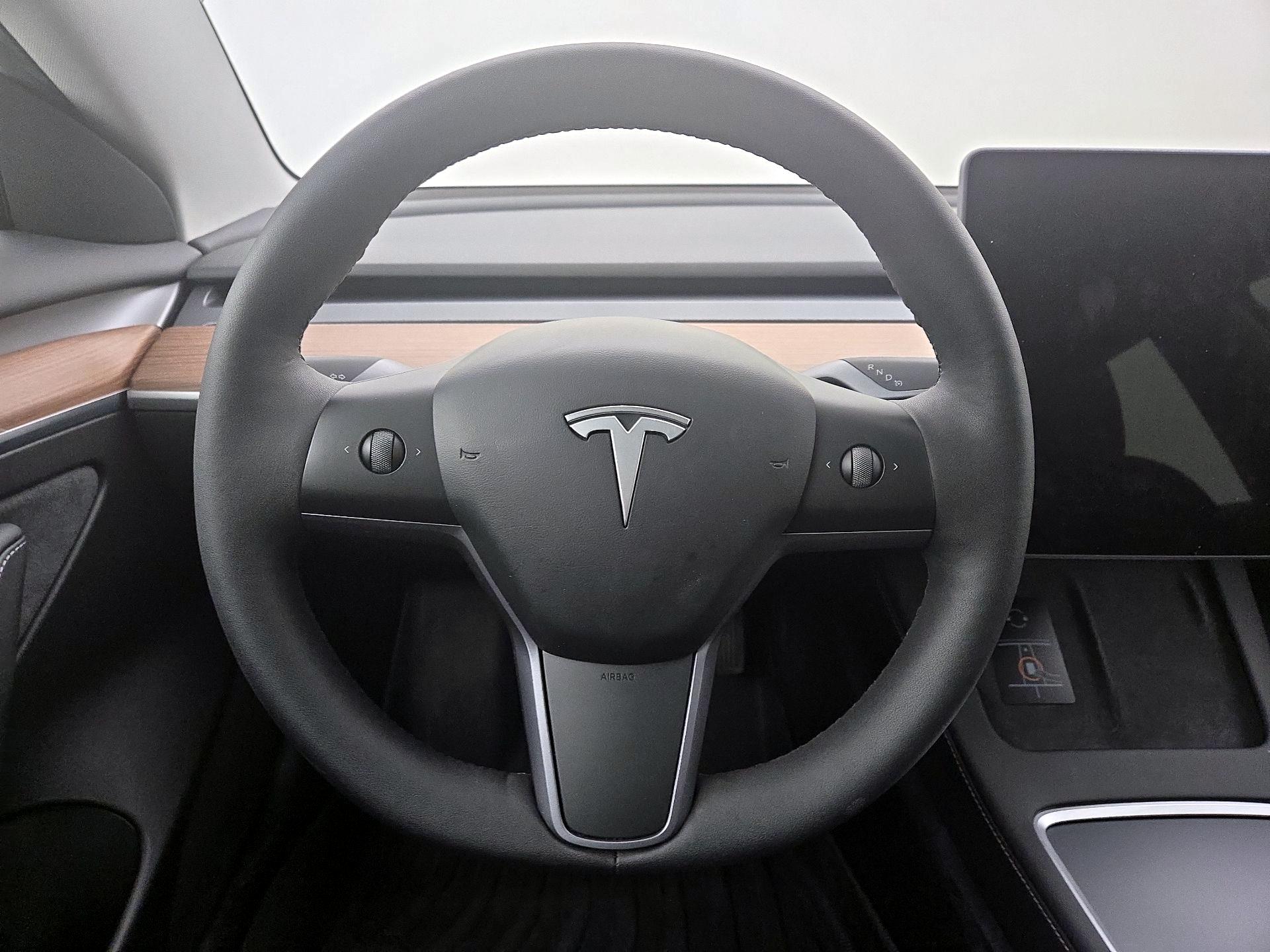 Thumbnail: 2023 Tesla Model 3 - 10