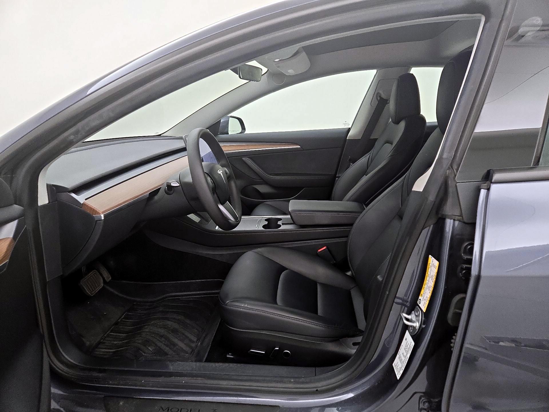 Thumbnail: 2023 Tesla Model 3 - 11