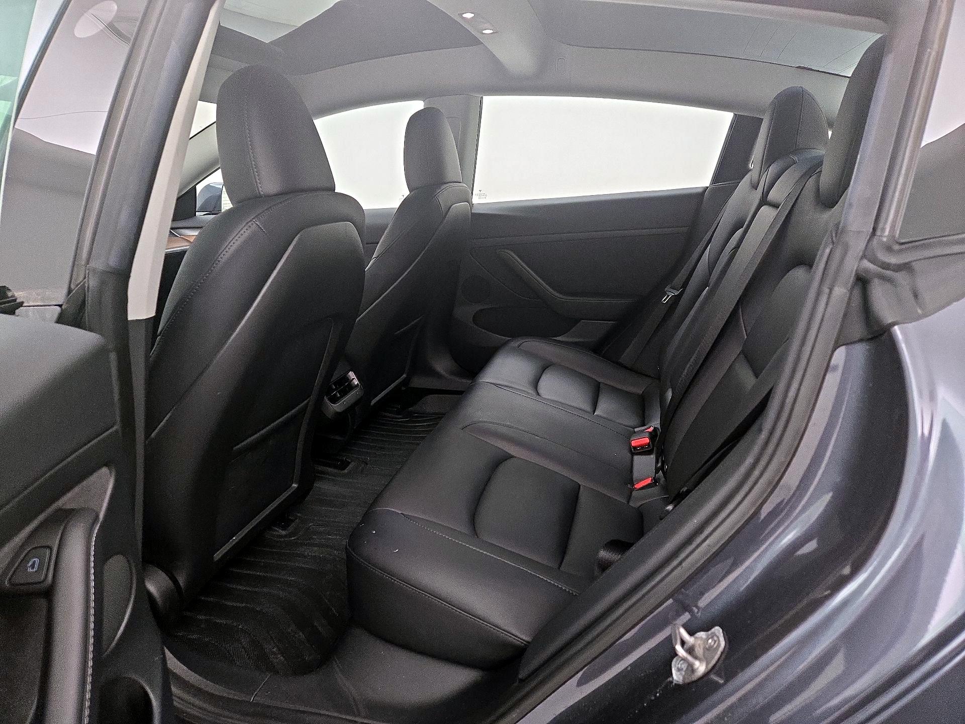 Thumbnail: 2023 Tesla Model 3 - 19