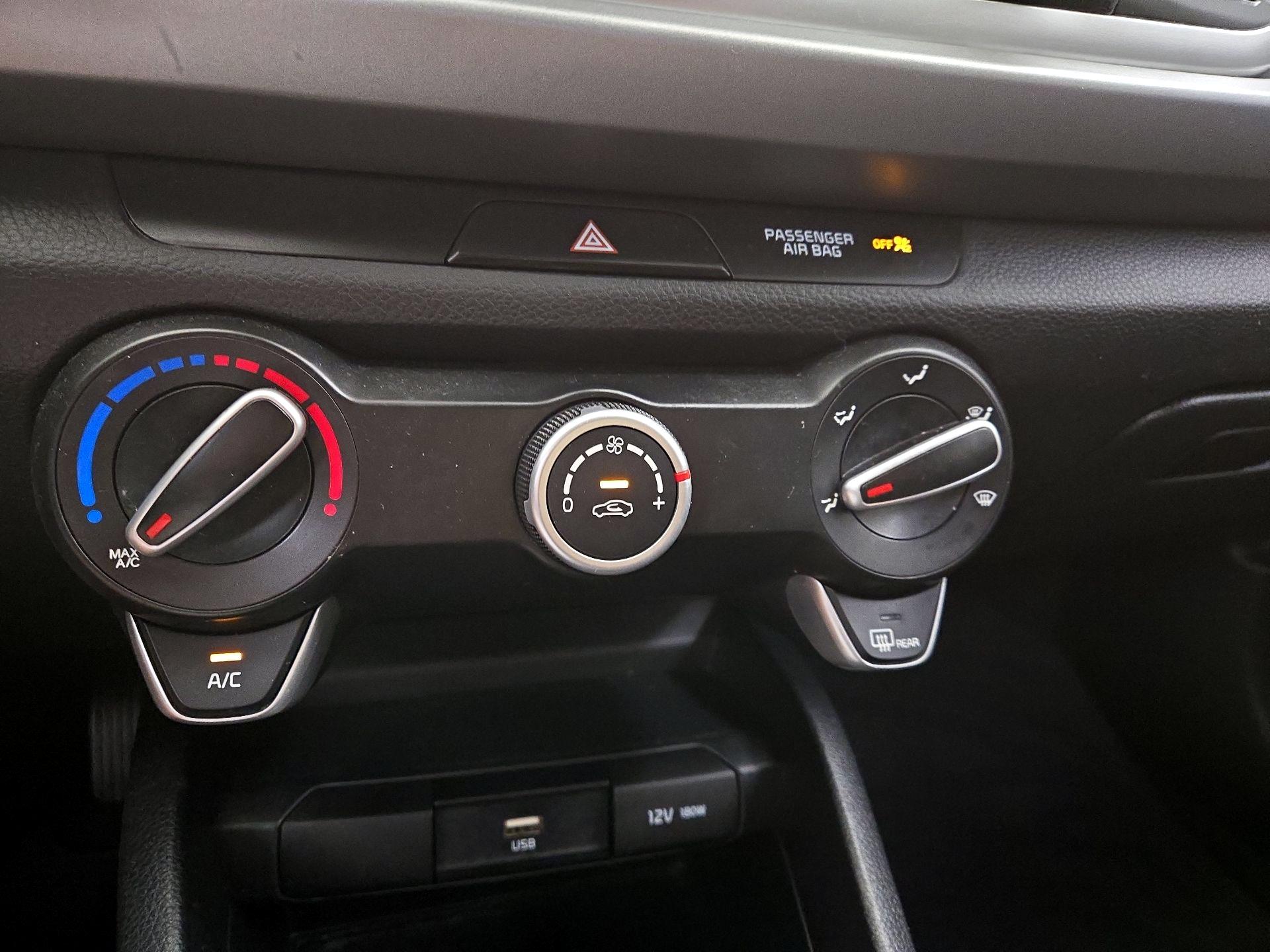 Thumbnail: 2021 Kia Rio - 16