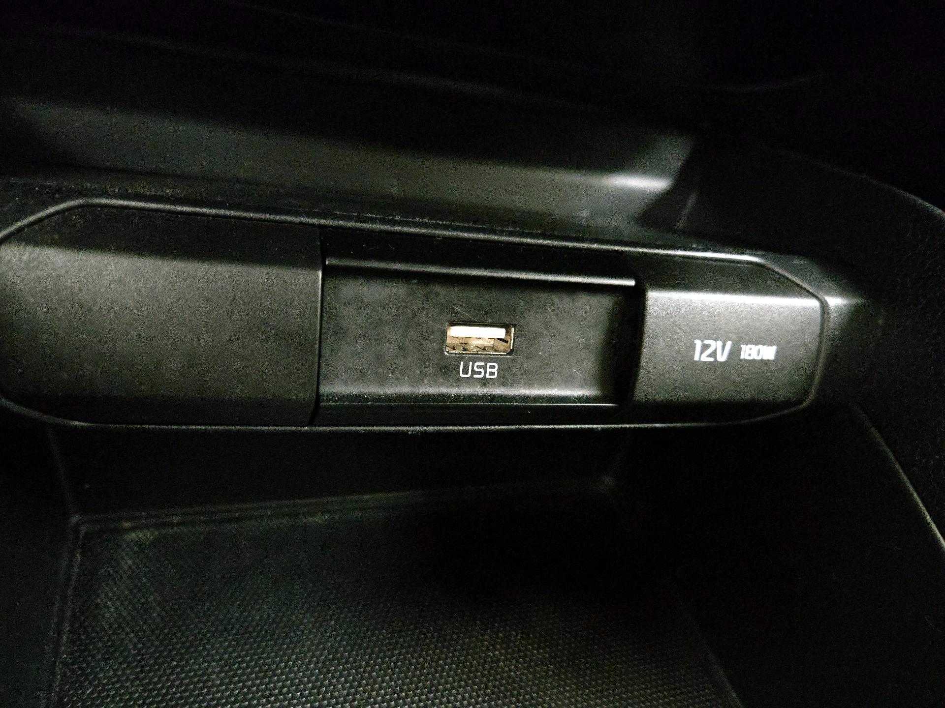 Thumbnail: 2021 Kia Rio - 18