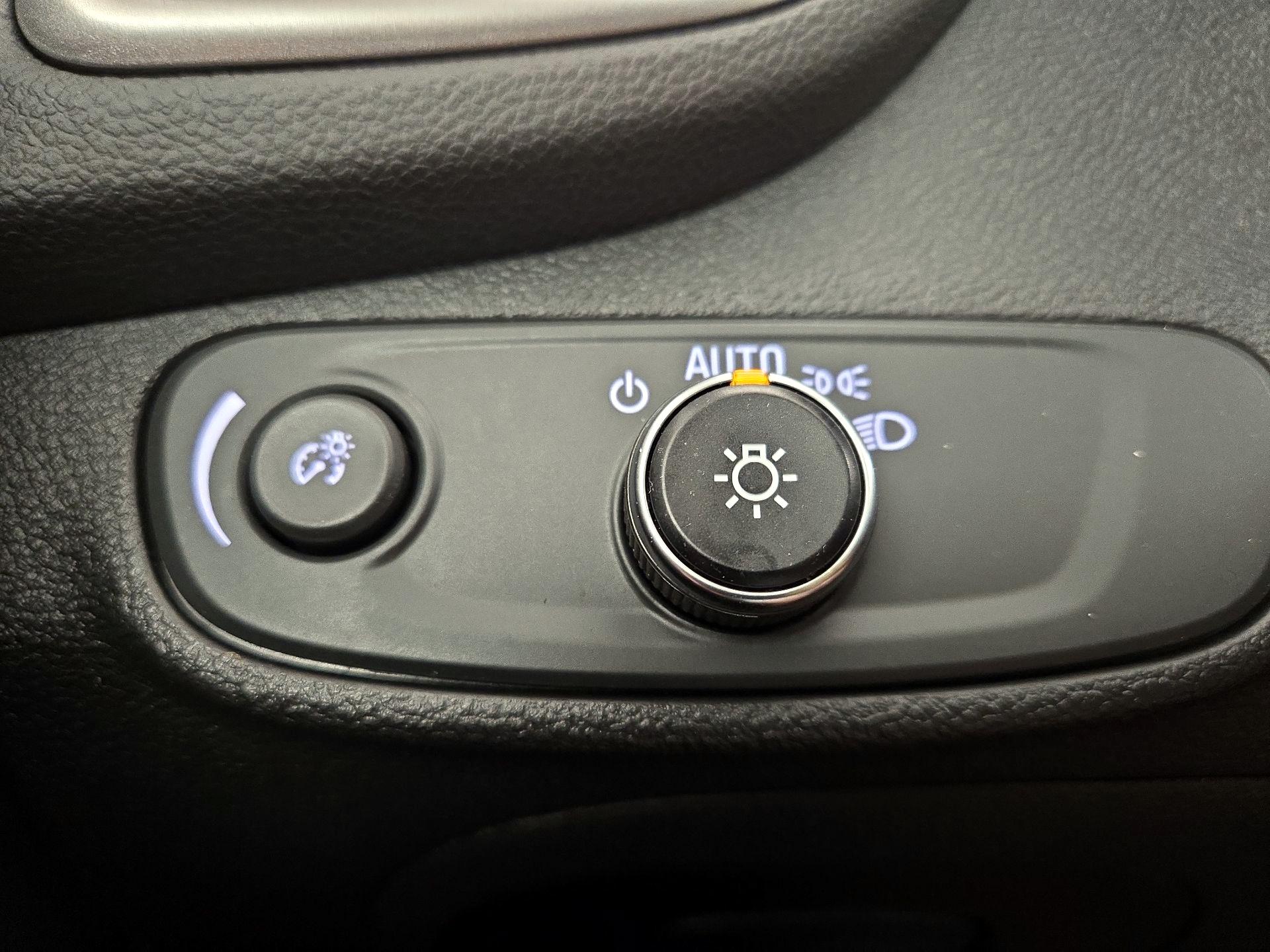 Thumbnail: 2020 Chevrolet Trax - 13