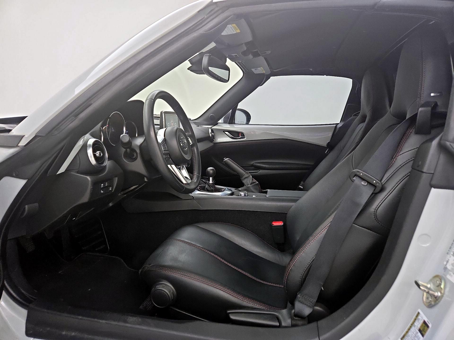 Thumbnail: 2017 Mazda MX-5 Miata - 11