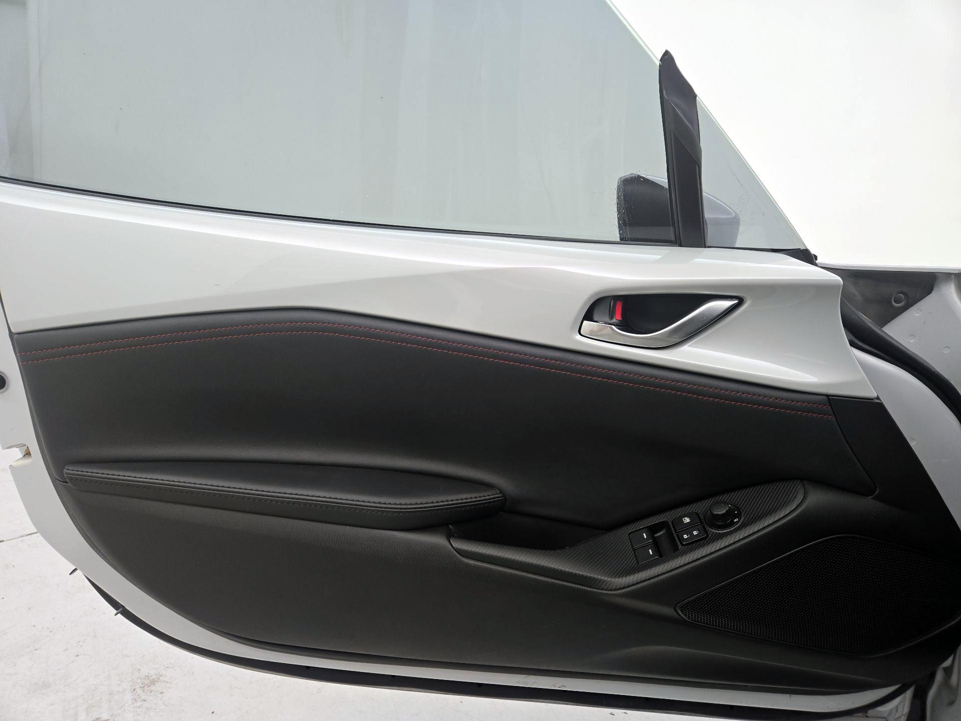 Thumbnail: 2017 Mazda MX-5 Miata - 12