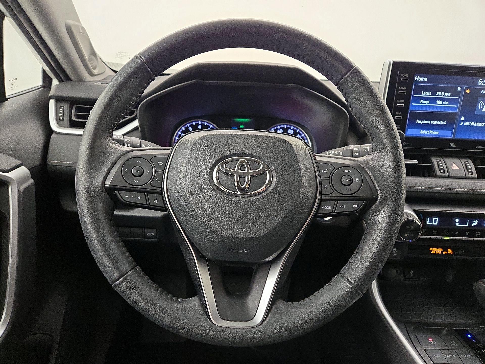 Thumbnail: 2020 Toyota RAV4 - 10