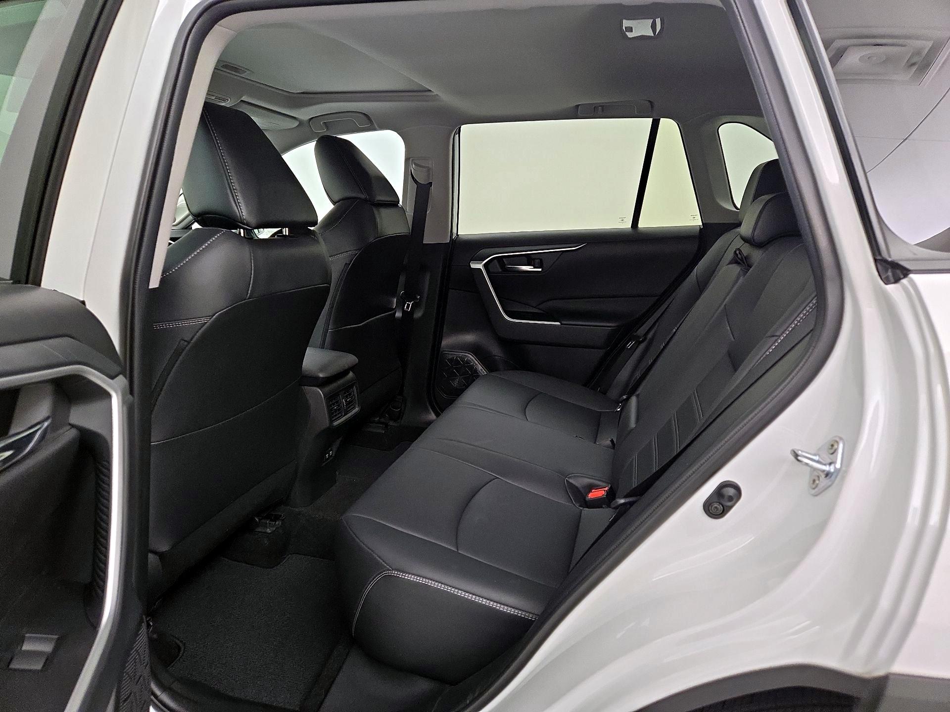 Thumbnail: 2020 Toyota RAV4 - 20