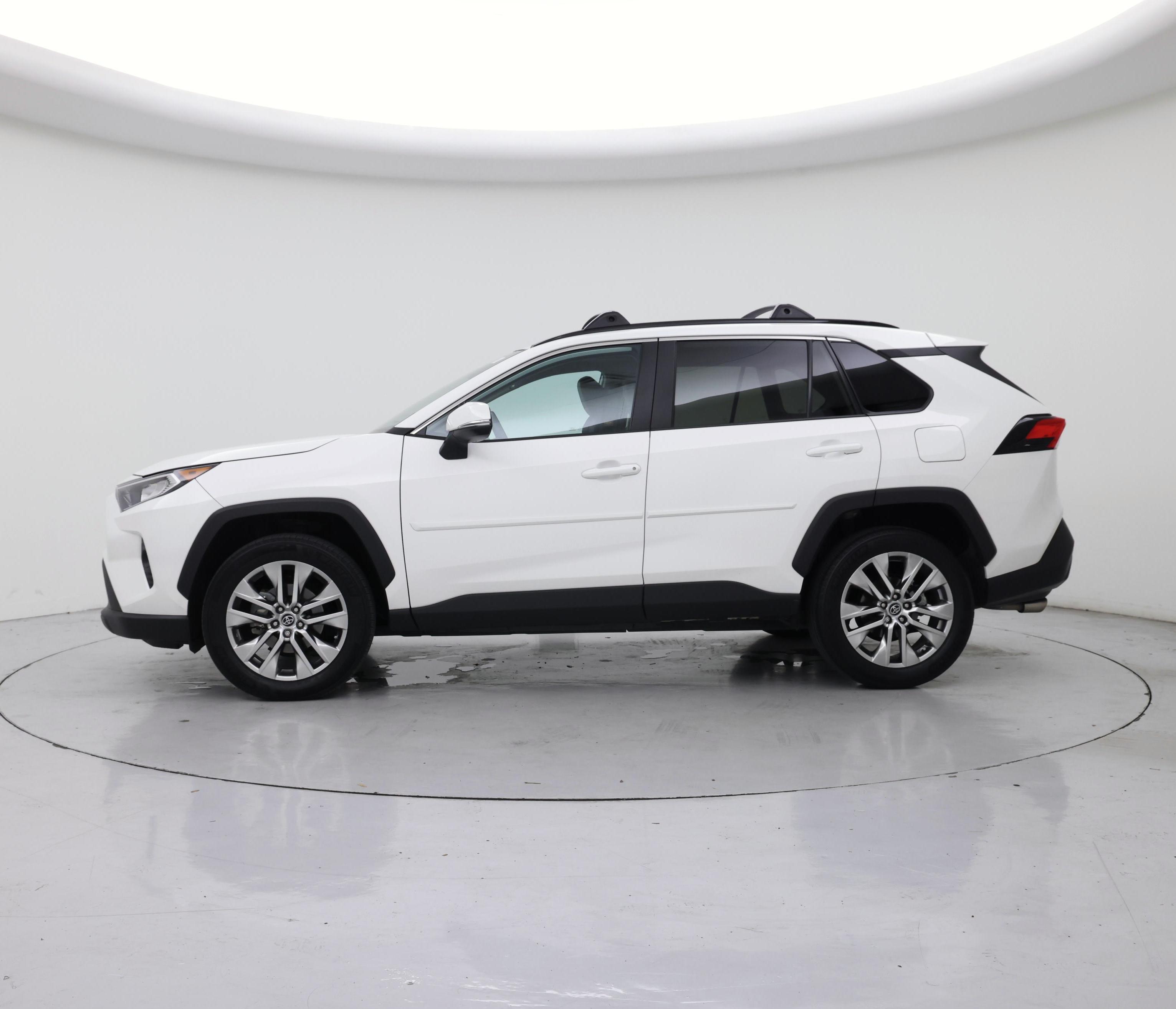 Thumbnail: 2020 Toyota RAV4 - 3