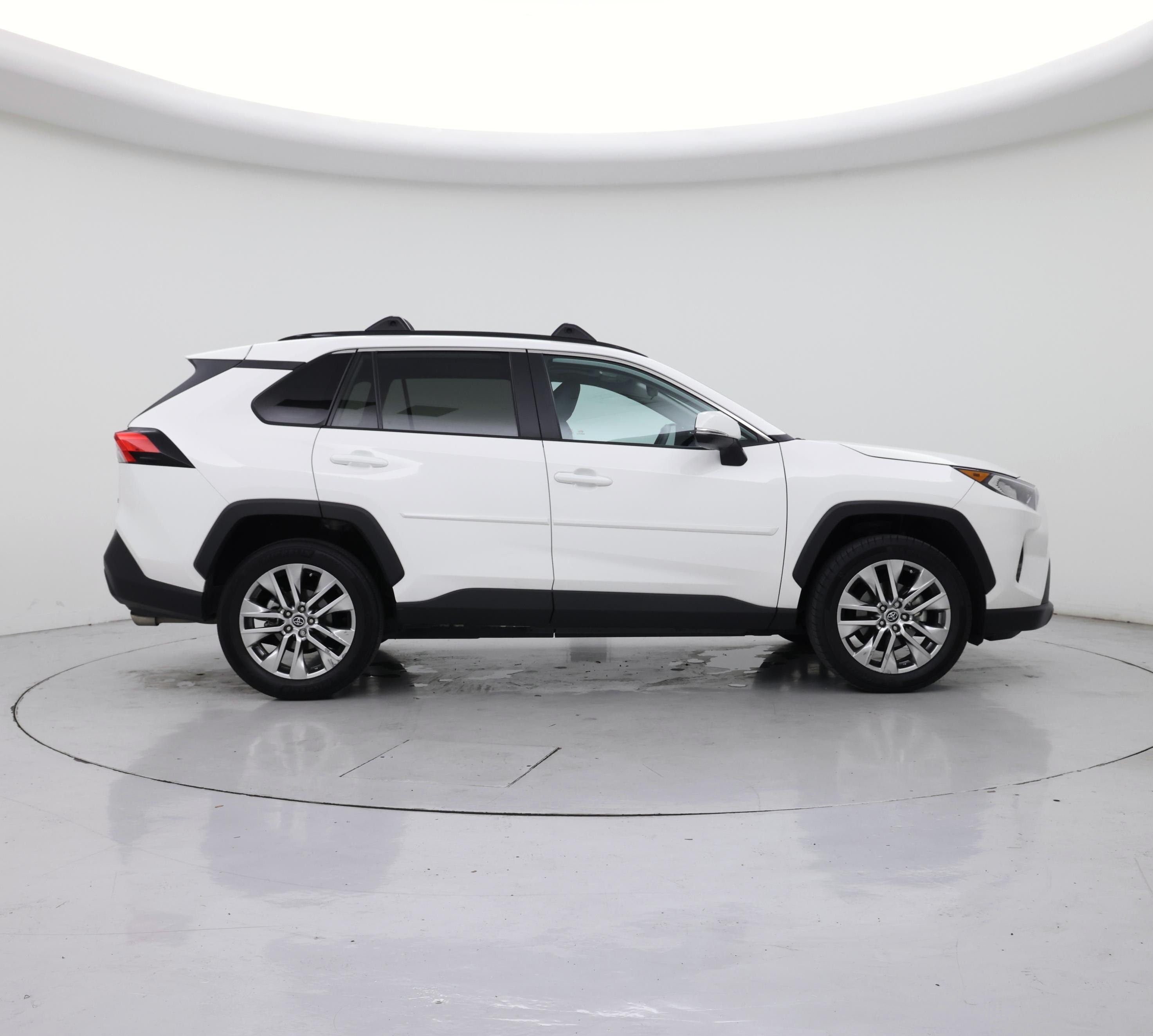 Thumbnail: 2020 Toyota RAV4 - 7