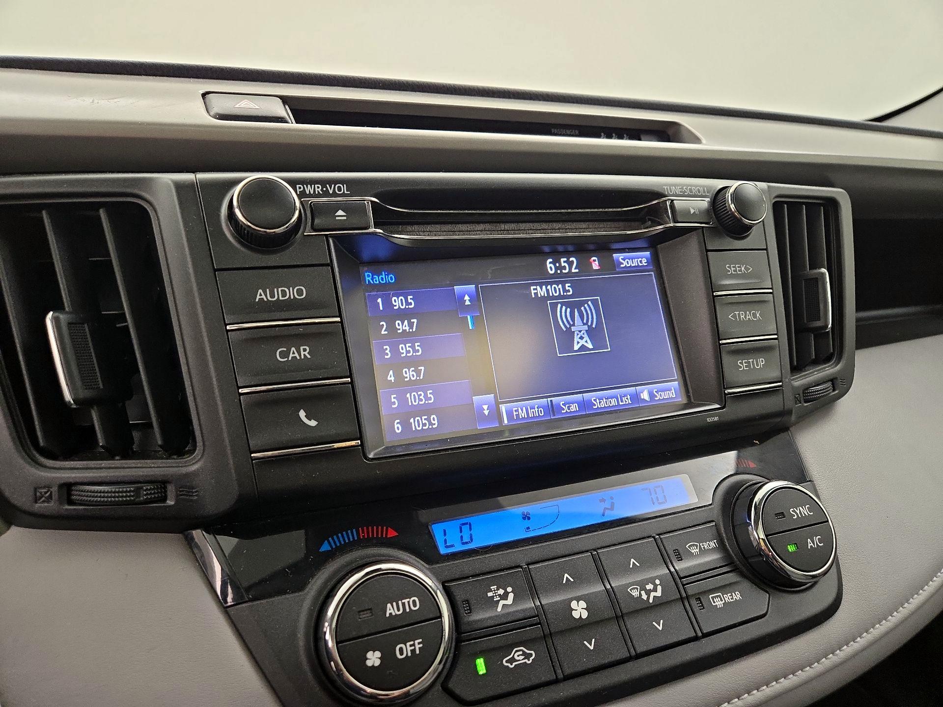 Thumbnail: 2018 Toyota RAV4 - 15