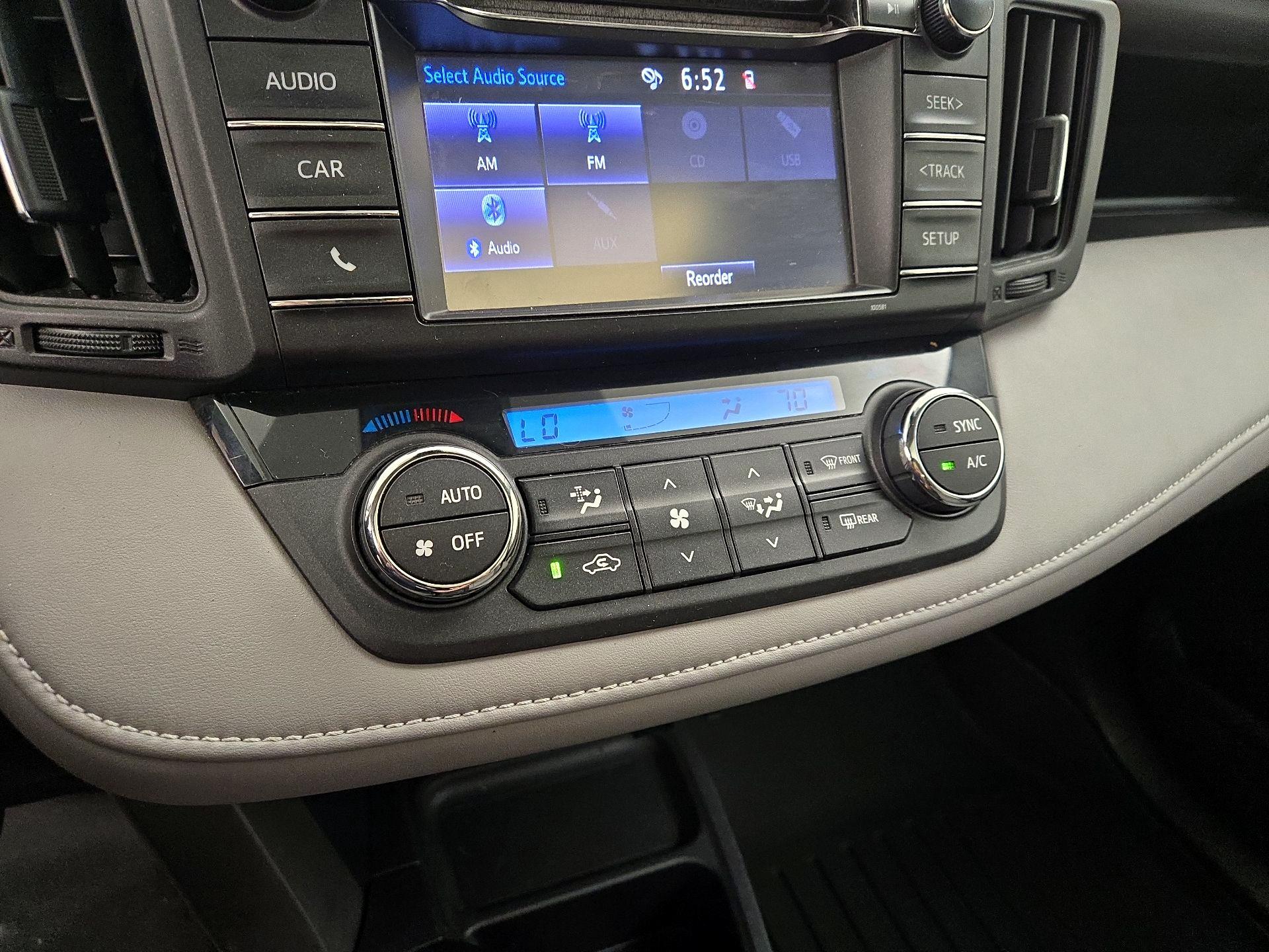 Thumbnail: 2018 Toyota RAV4 - 16