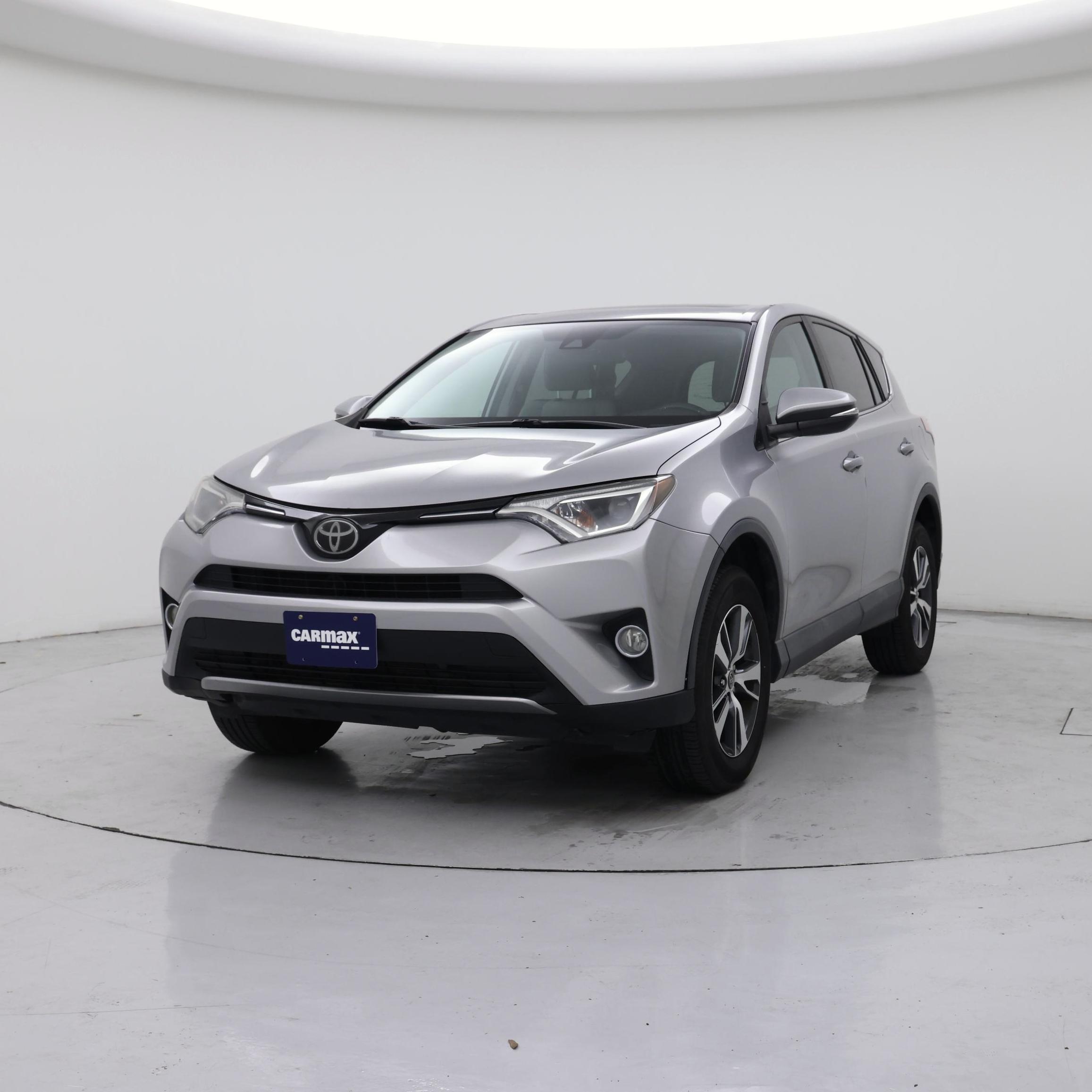 Thumbnail: 2018 Toyota RAV4 - 4