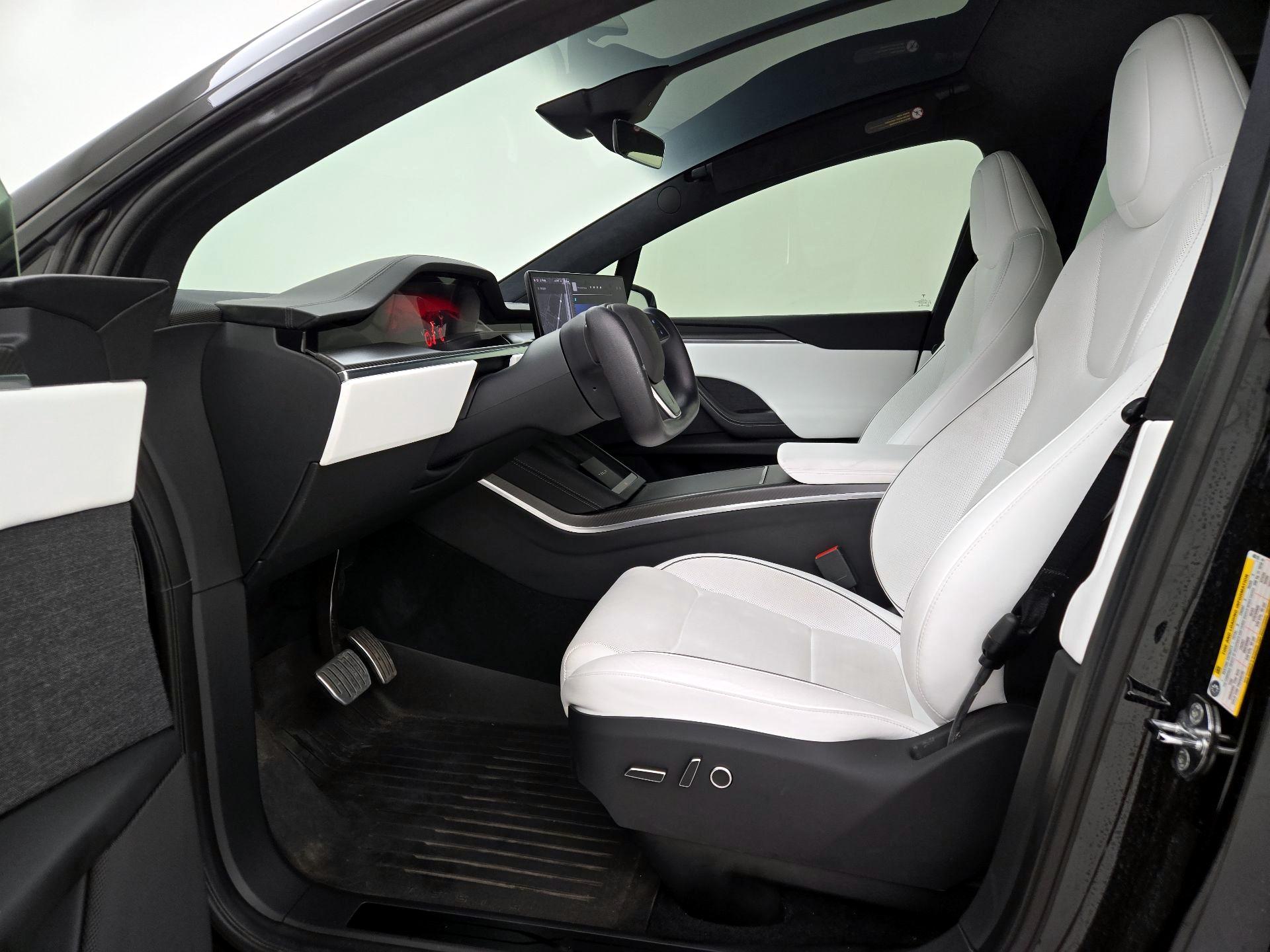 Thumbnail: 2023 Tesla Model X - 11