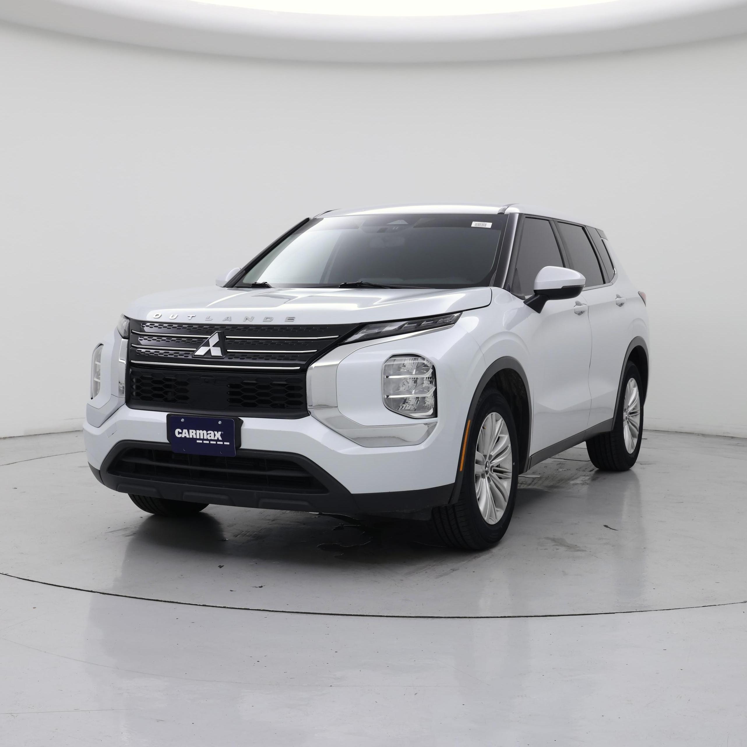 Thumbnail: 2023 Mitsubishi Outlander - 4