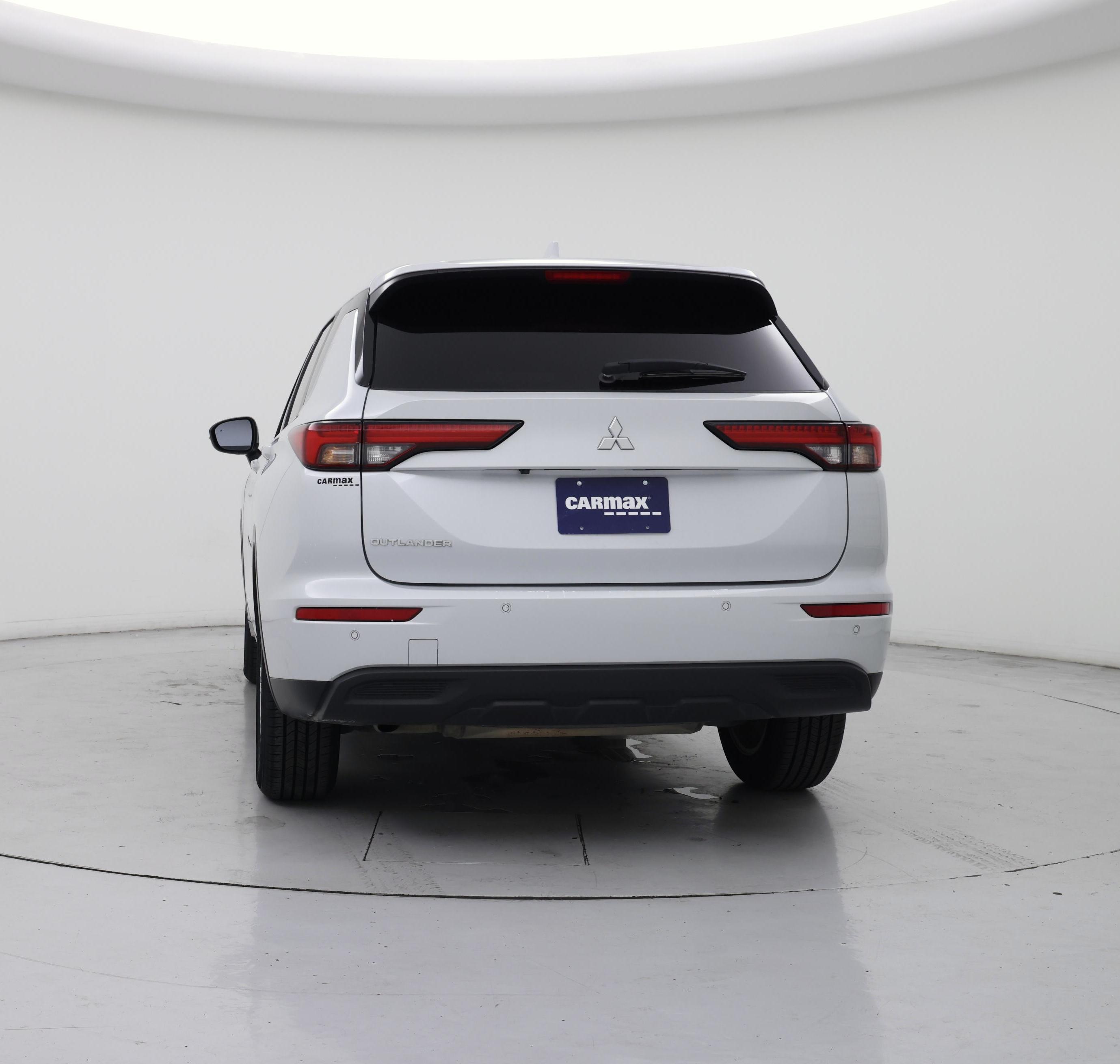 Thumbnail: 2023 Mitsubishi Outlander - 6