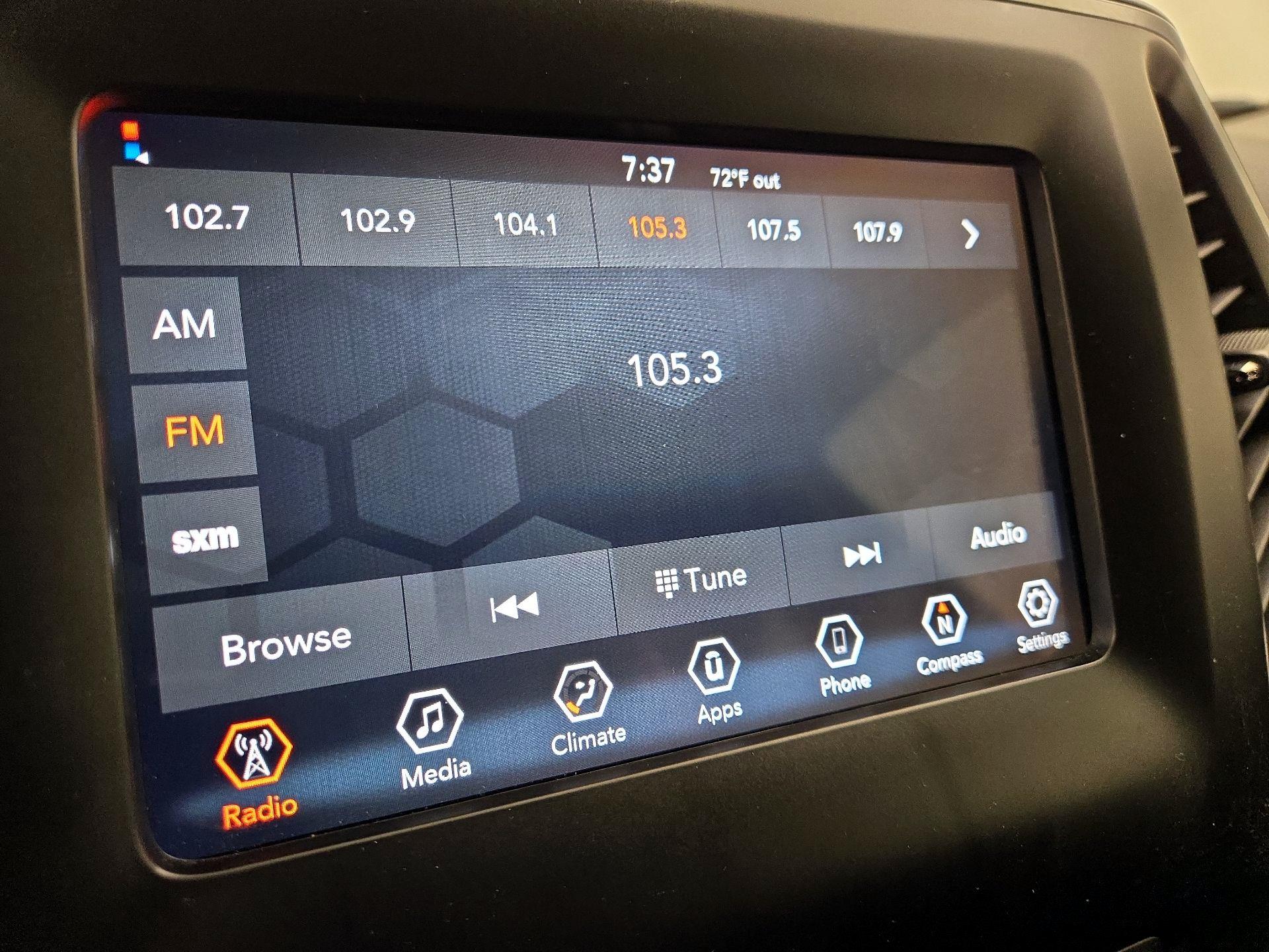 Thumbnail: 2020 Jeep Cherokee - 15