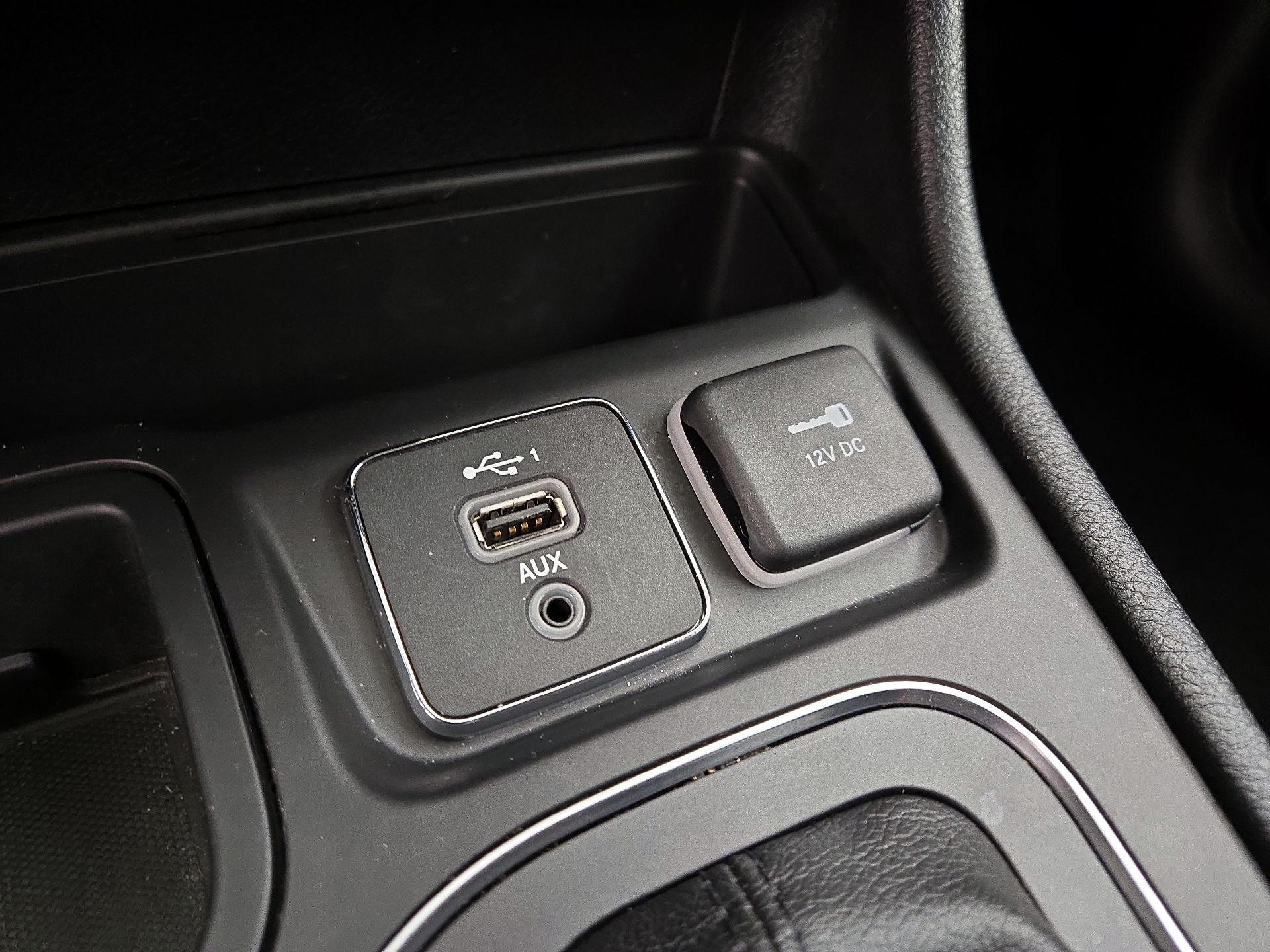 Thumbnail: 2020 Jeep Cherokee - 18
