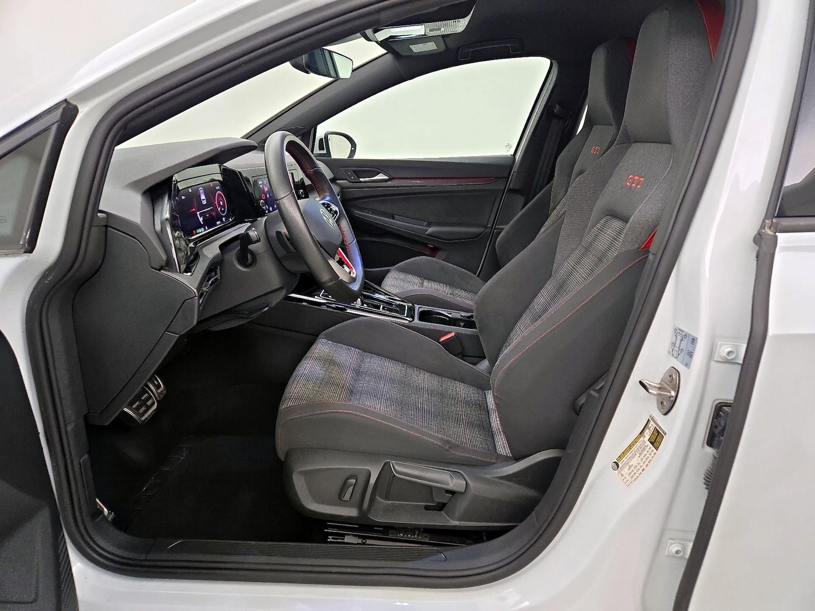 2024 Volkswagen Golf GTI S - Photo 12