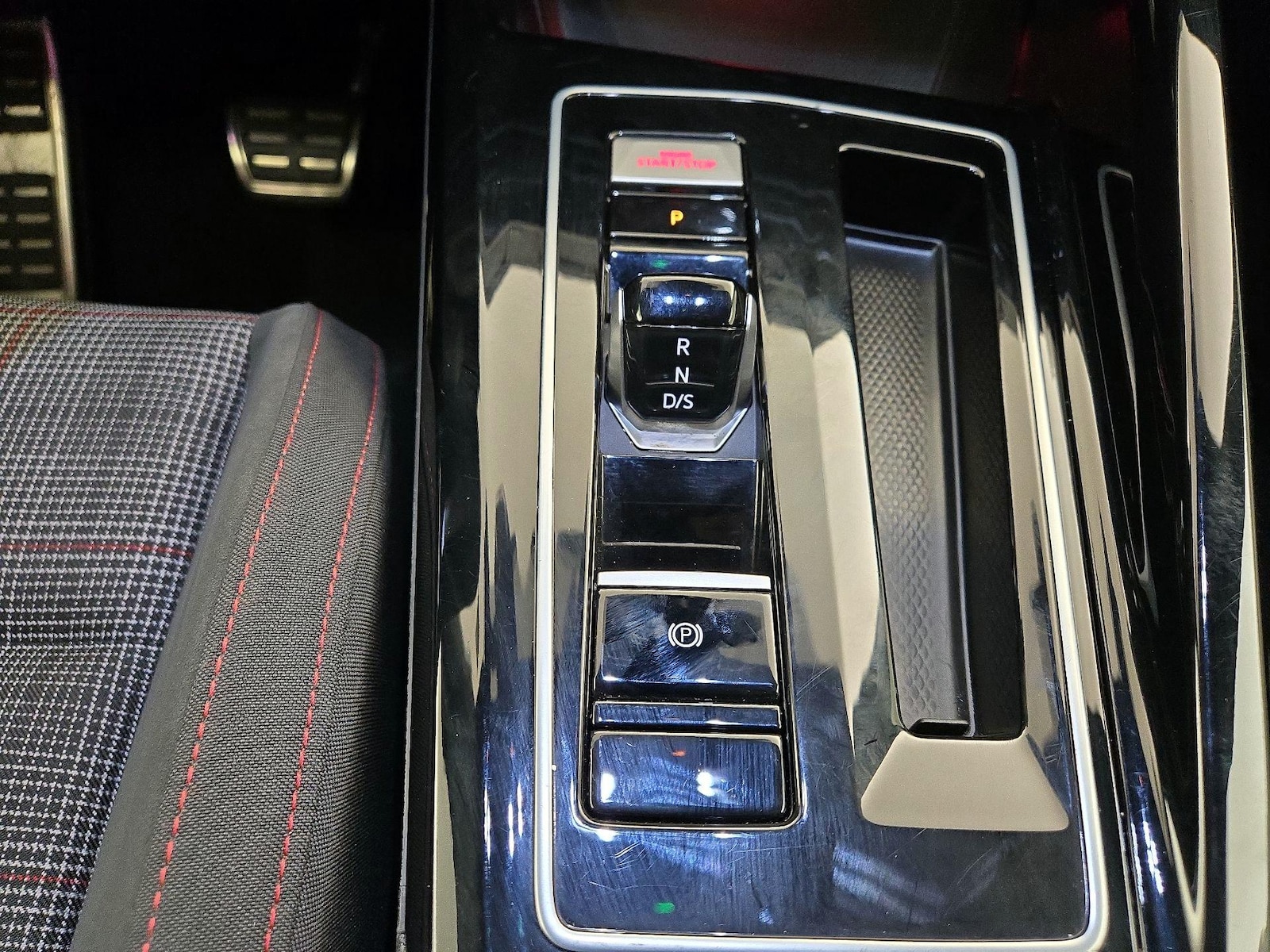 2024 Volkswagen Golf GTI S - Photo 18