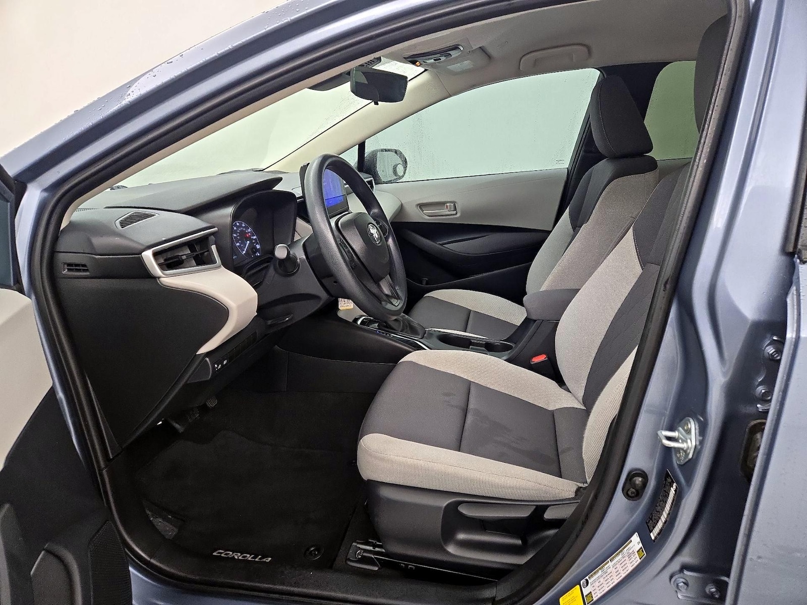 2024 Toyota Corolla LE - Photo 12
