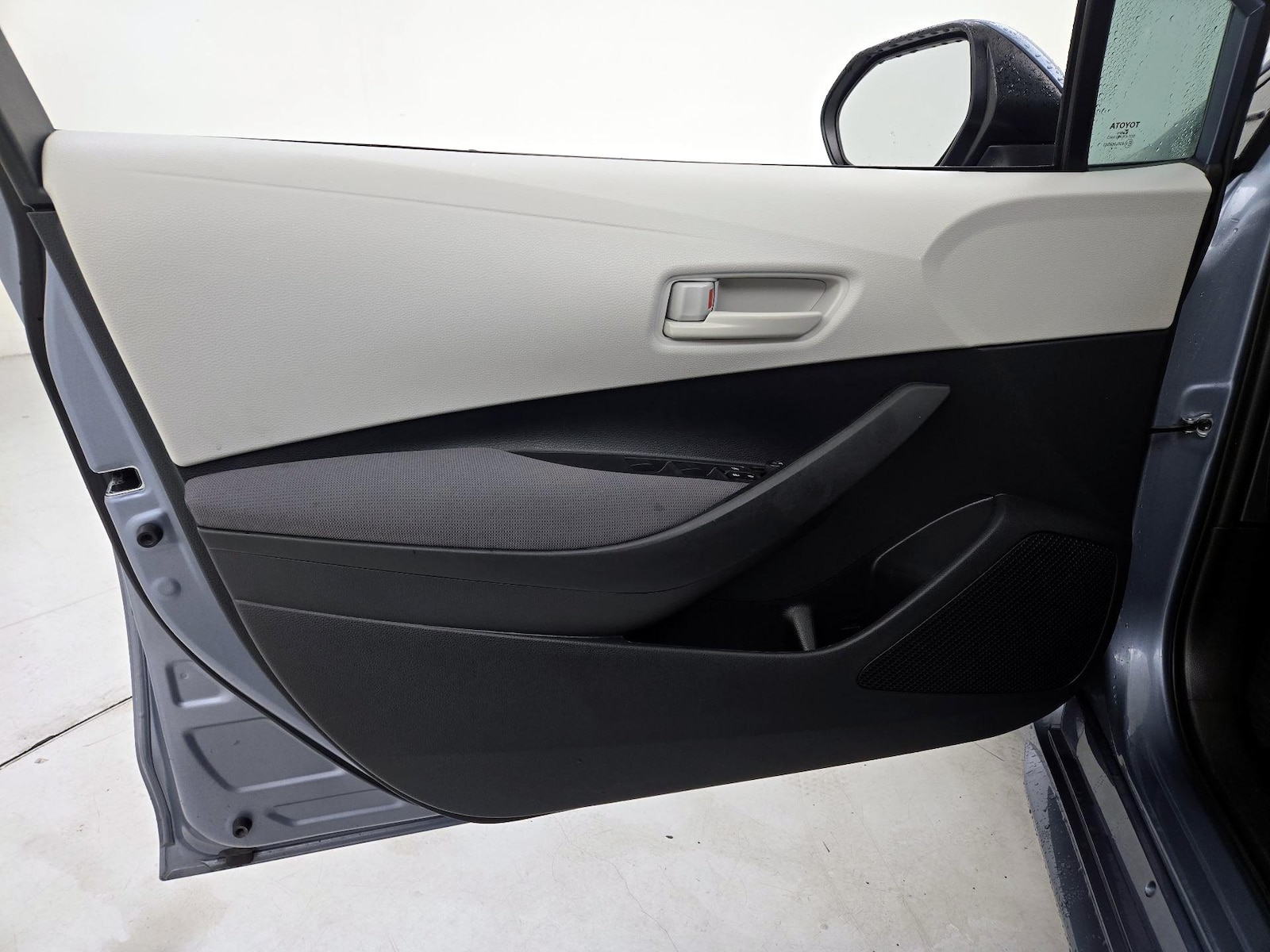 2024 Toyota Corolla LE - Photo 13