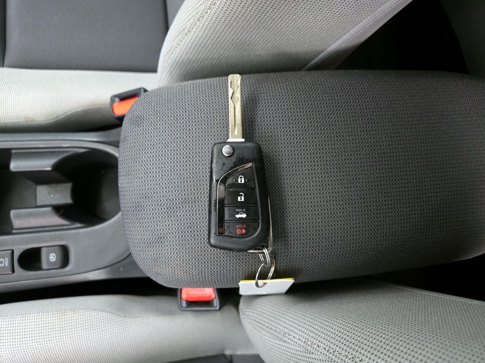 2024 Toyota Corolla LE - Photo 25