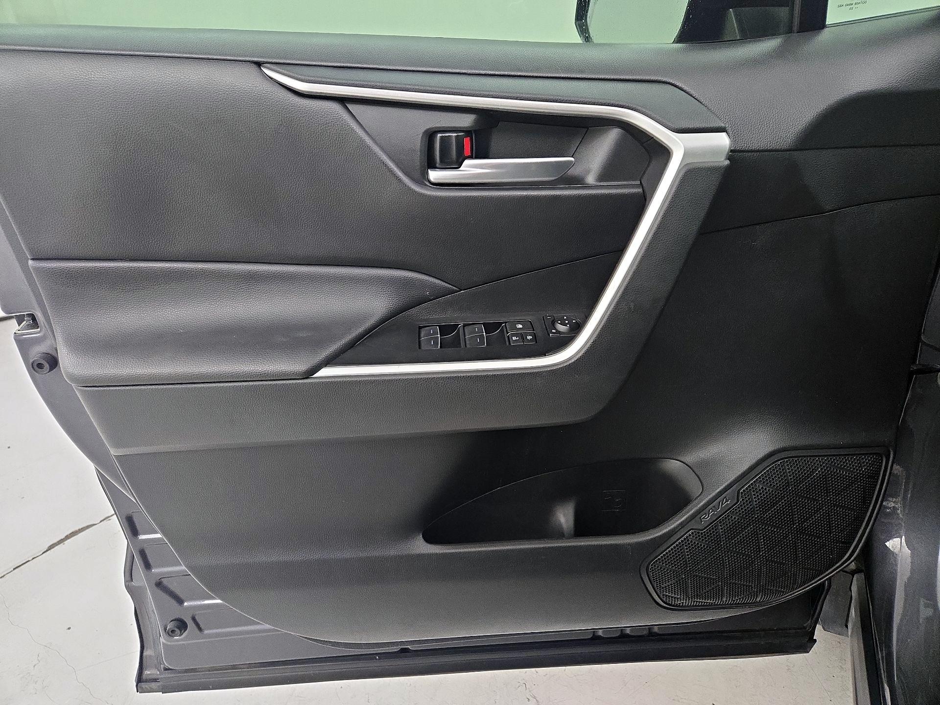 Thumbnail: 2023 Toyota RAV4 - 12