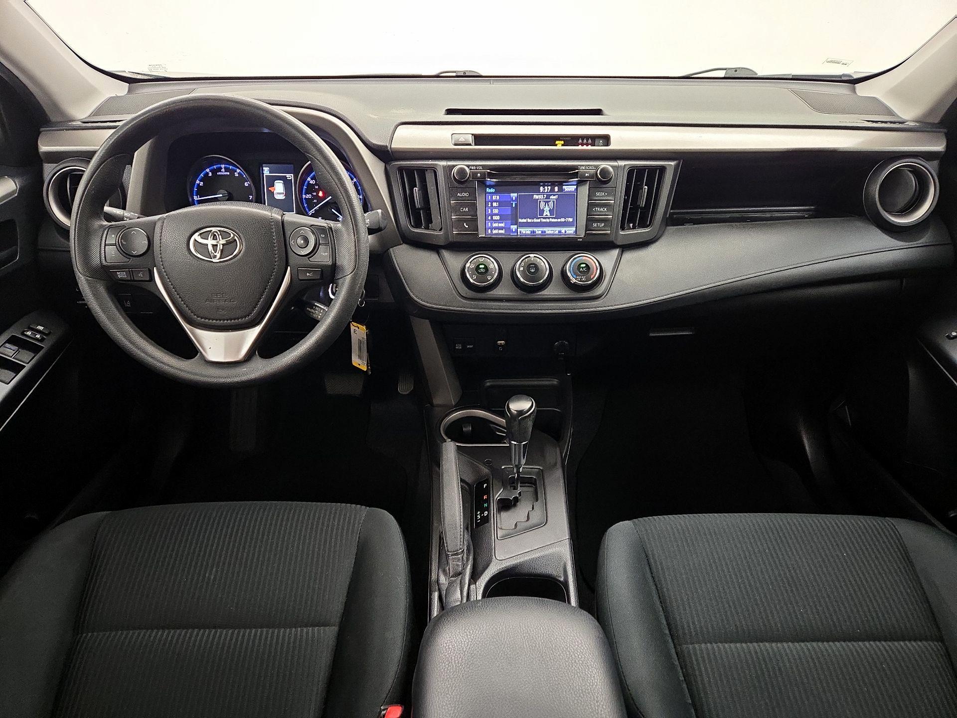 Thumbnail: 2018 Toyota RAV4 - 9