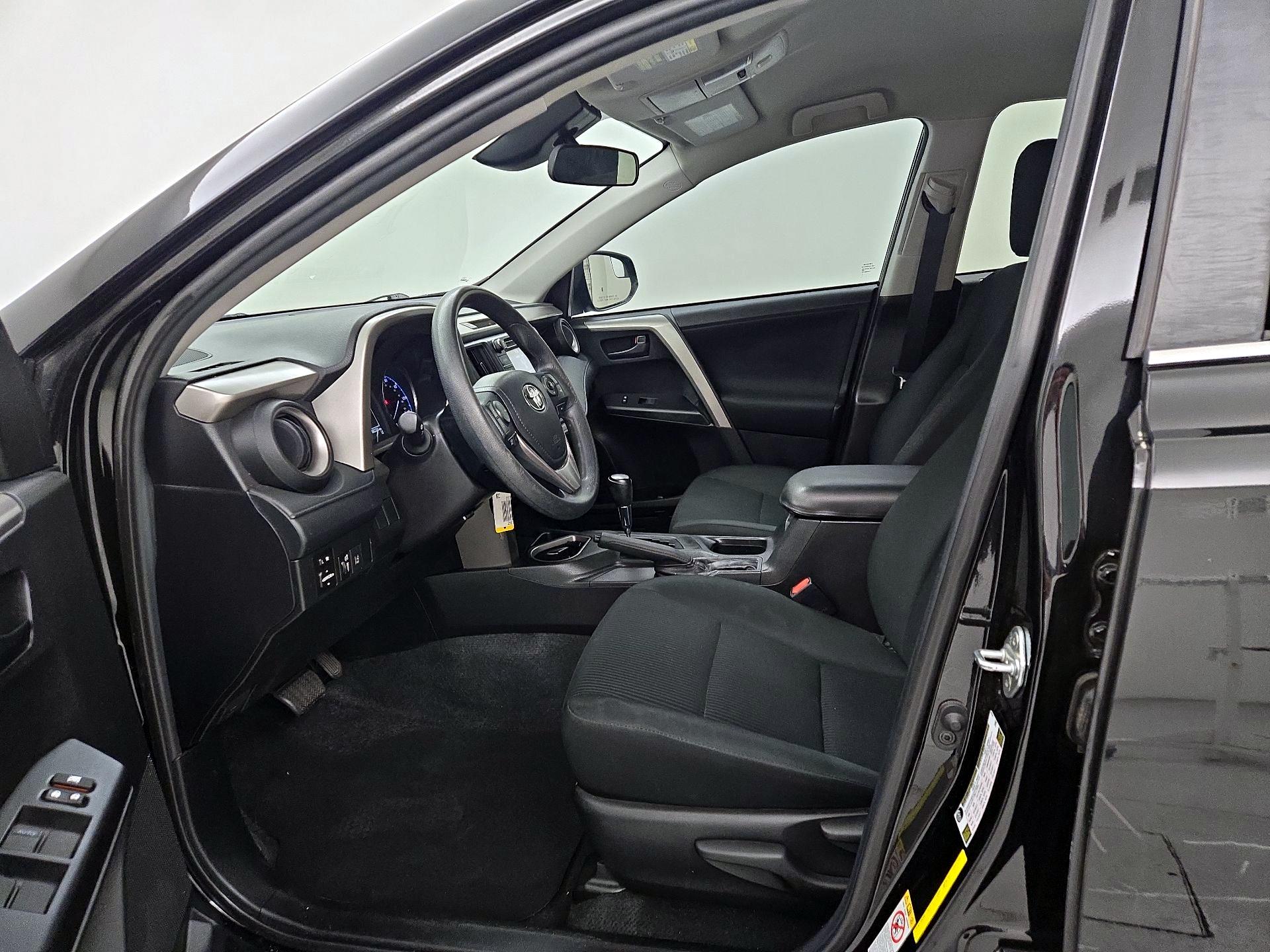 Thumbnail: 2018 Toyota RAV4 - 11