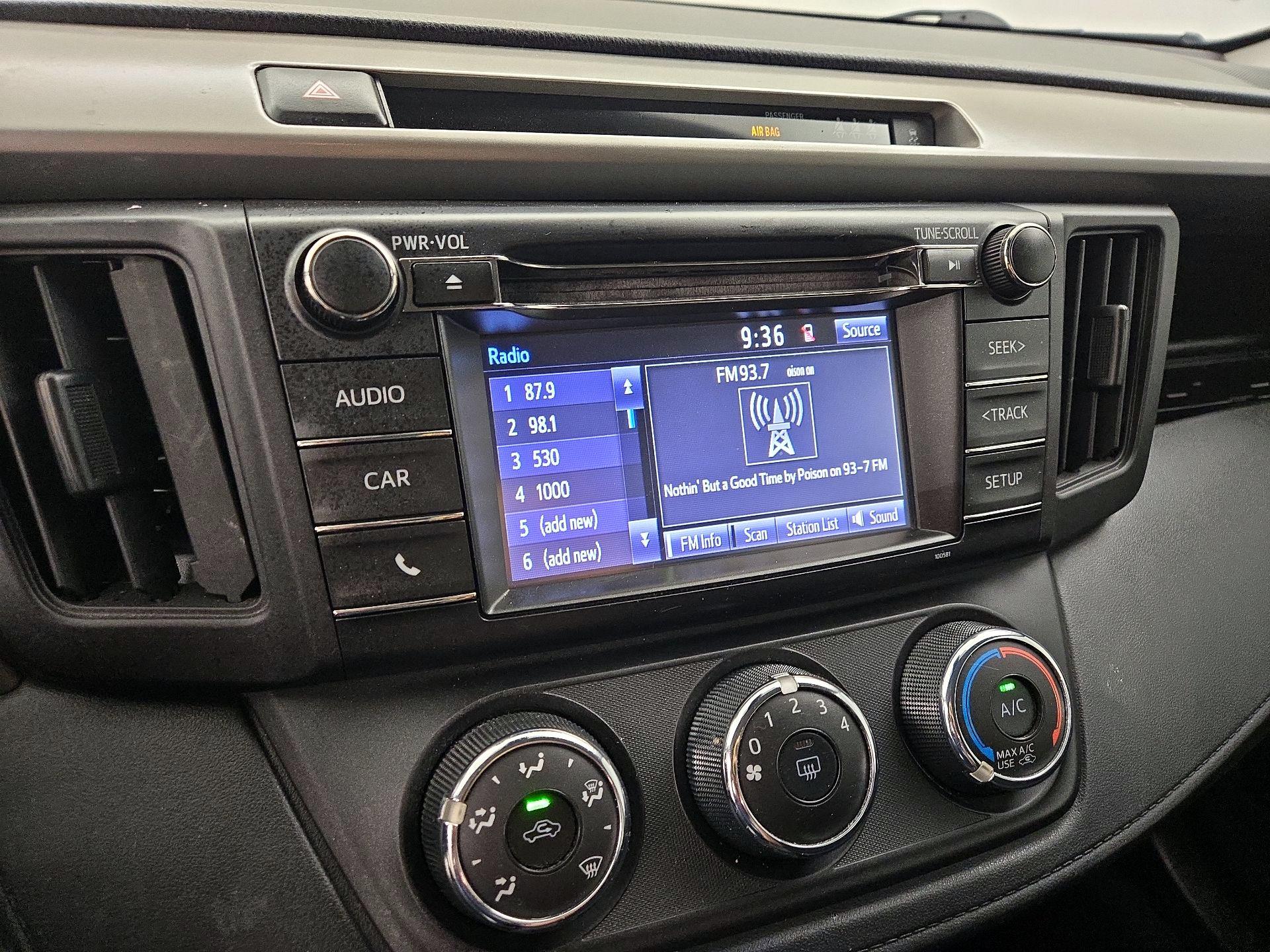 Thumbnail: 2018 Toyota RAV4 - 15