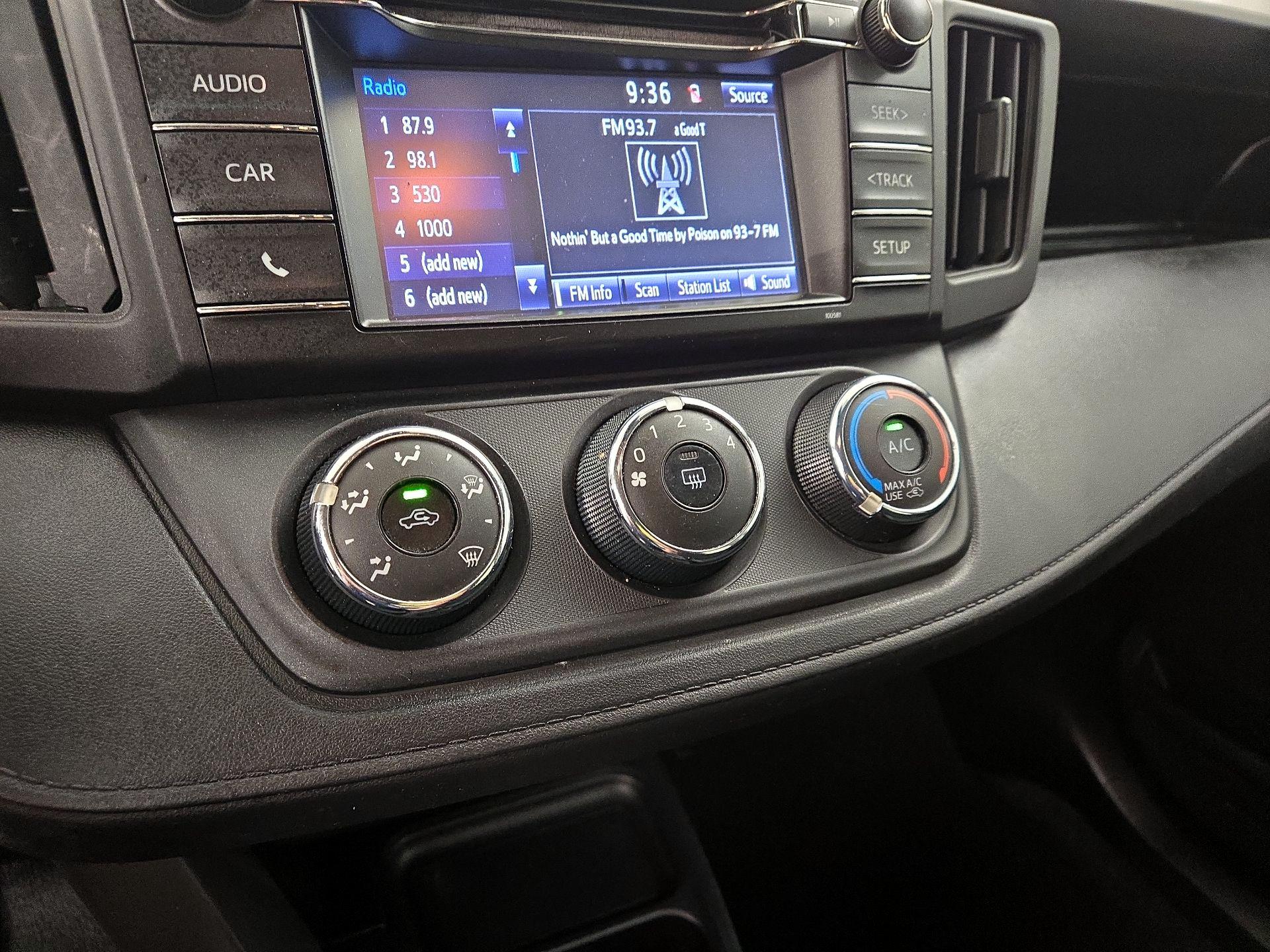 Thumbnail: 2018 Toyota RAV4 - 16