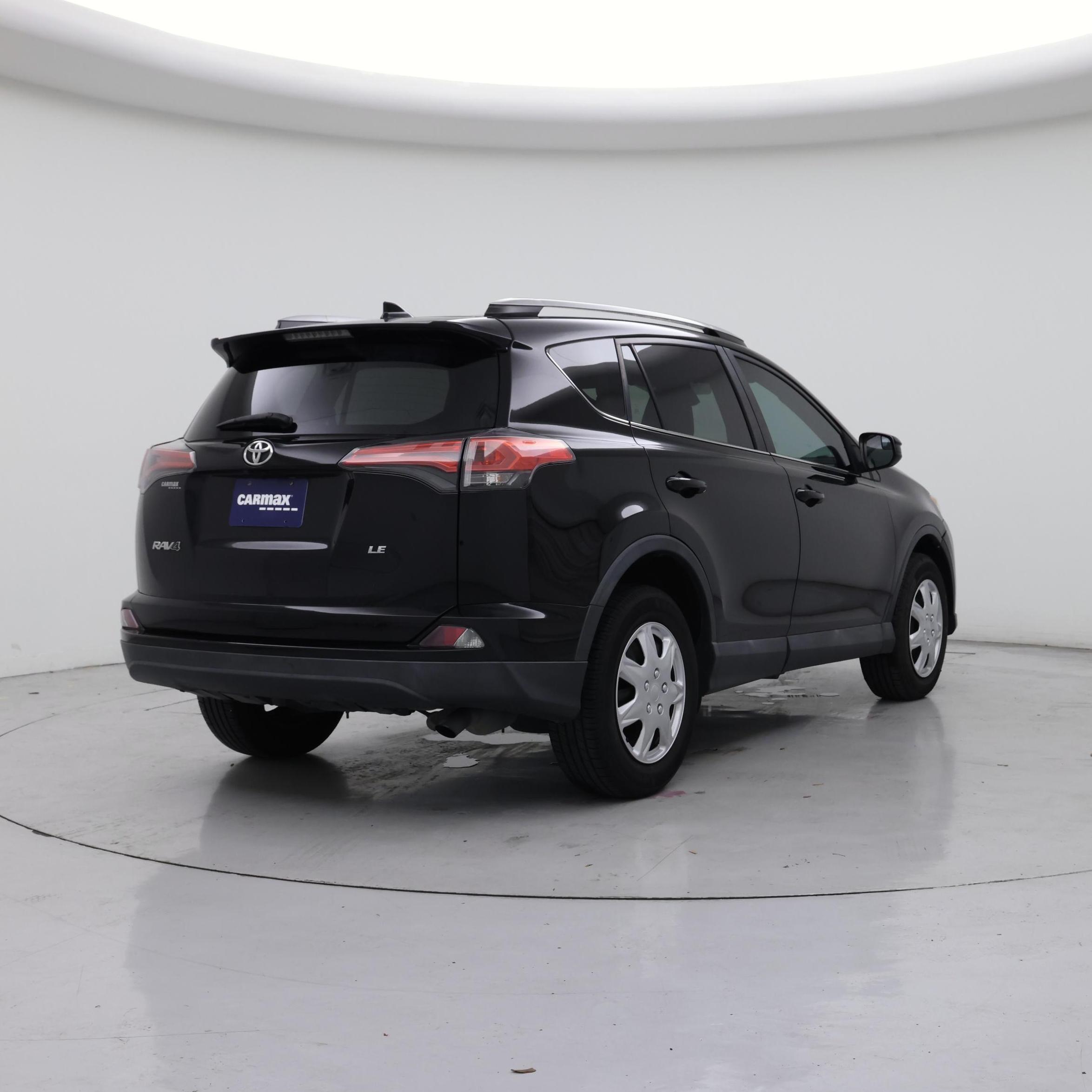 Thumbnail: 2018 Toyota RAV4 - 8