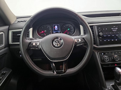 Steering Wheel & Instrument Cluster (On)