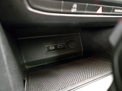USB/AUX Ports