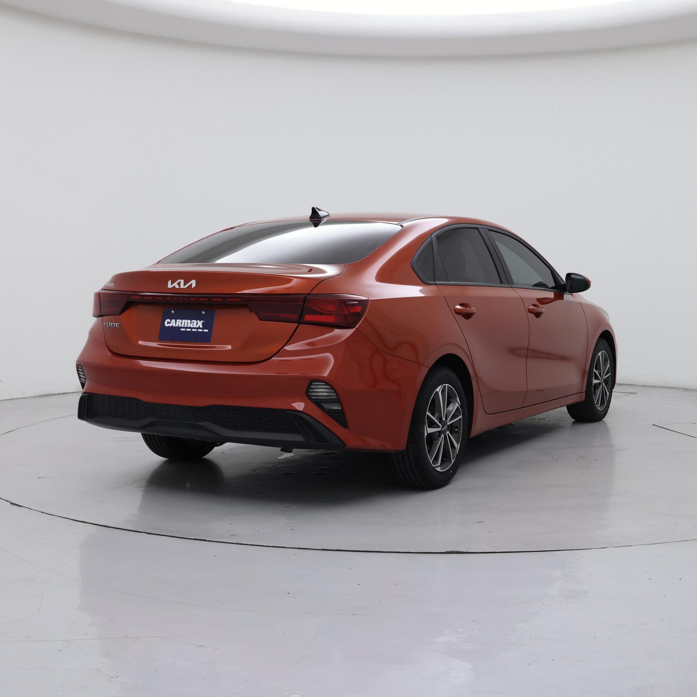 Thumbnail: 2023 Kia Forte - 8