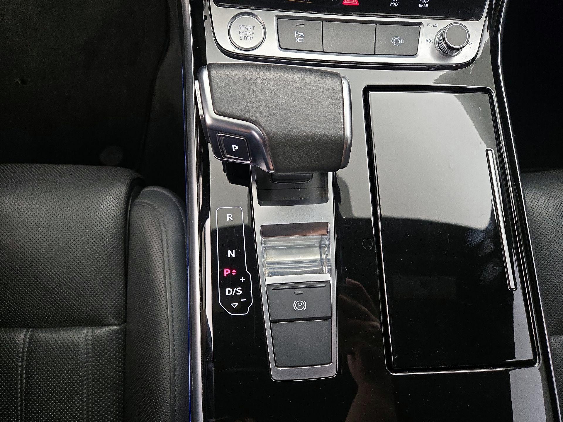 Thumbnail: 2020 Audi A8 - 18