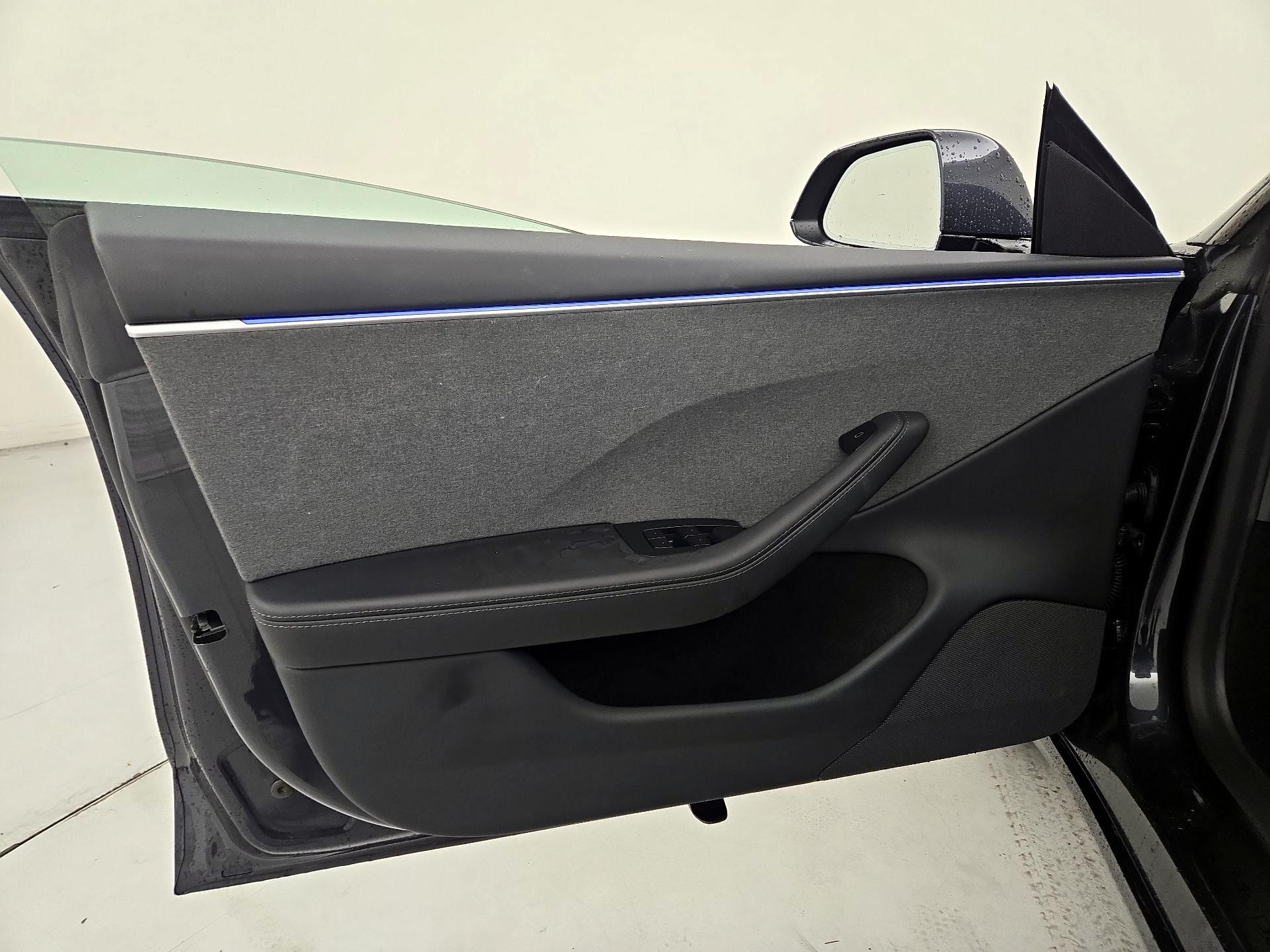 Thumbnail: 2025 Tesla Model 3 - 12