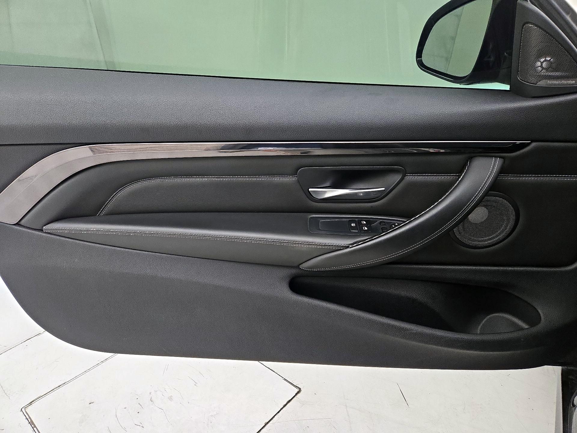 Thumbnail: 2015 BMW M4 - 12