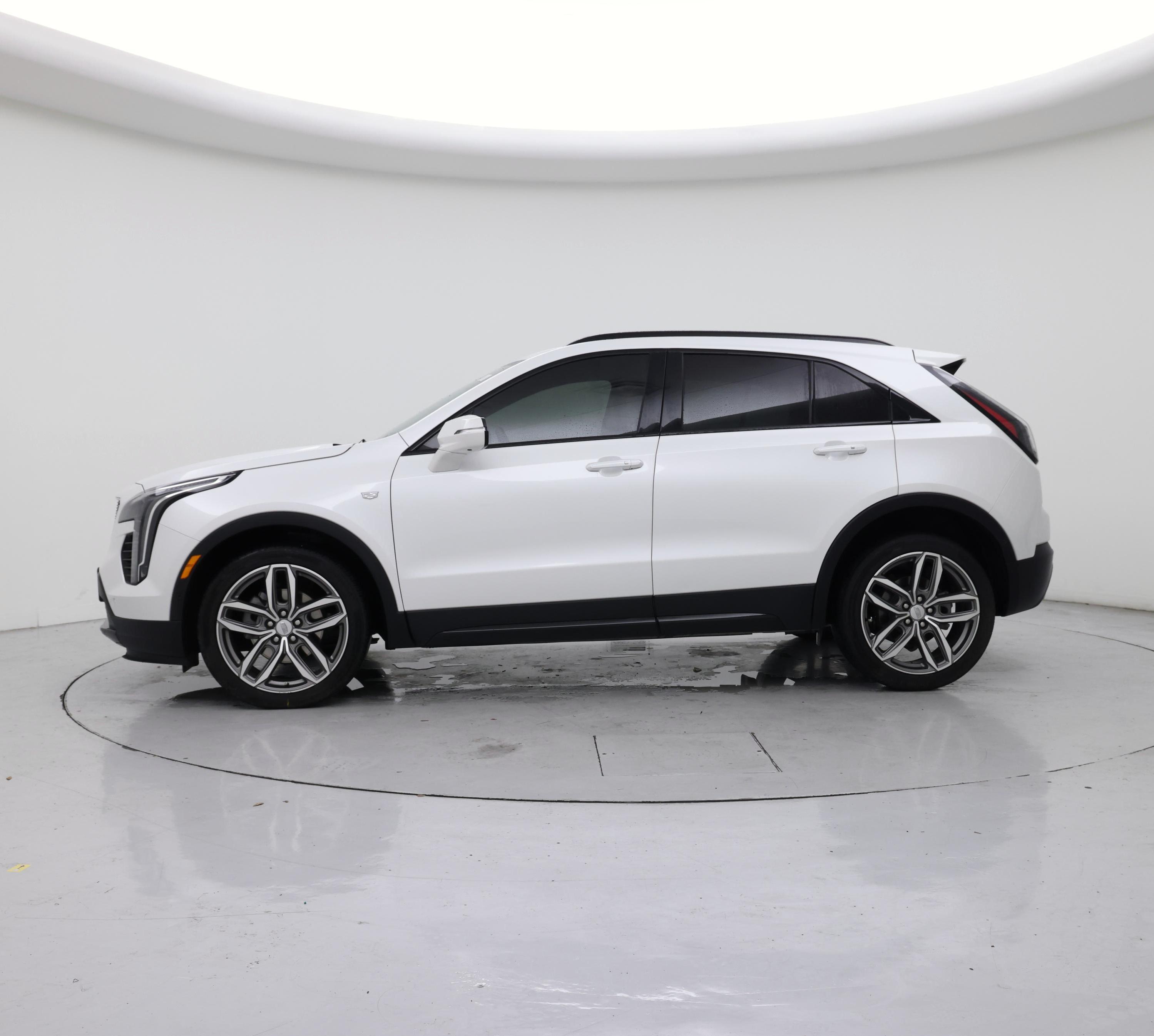 Thumbnail: 2023 Cadillac XT4 - 3