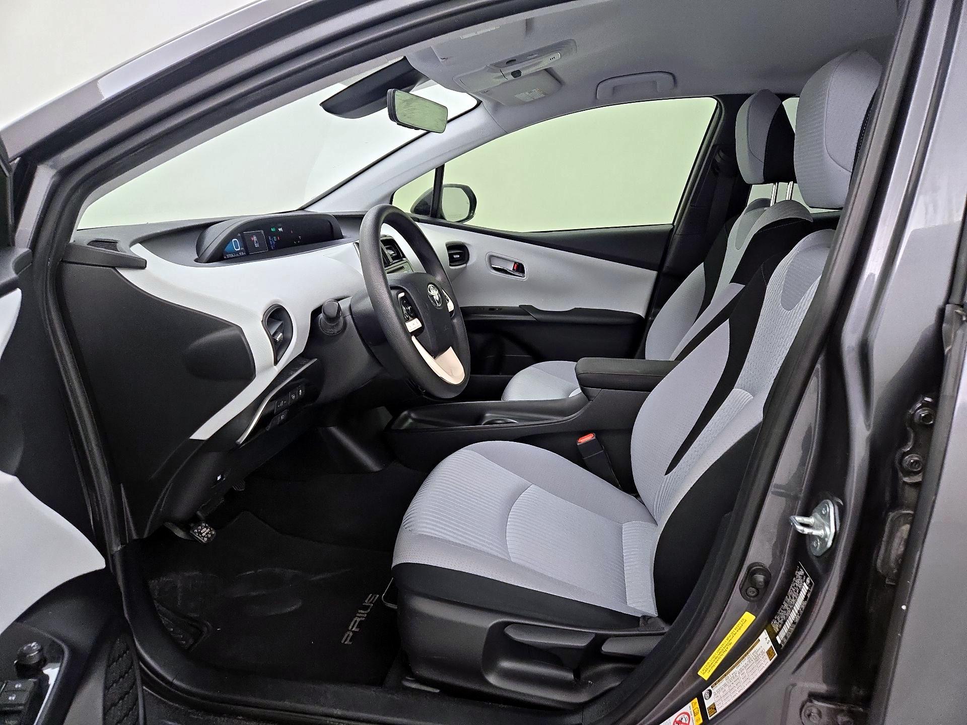 Thumbnail: 2017 Toyota Prius - 11